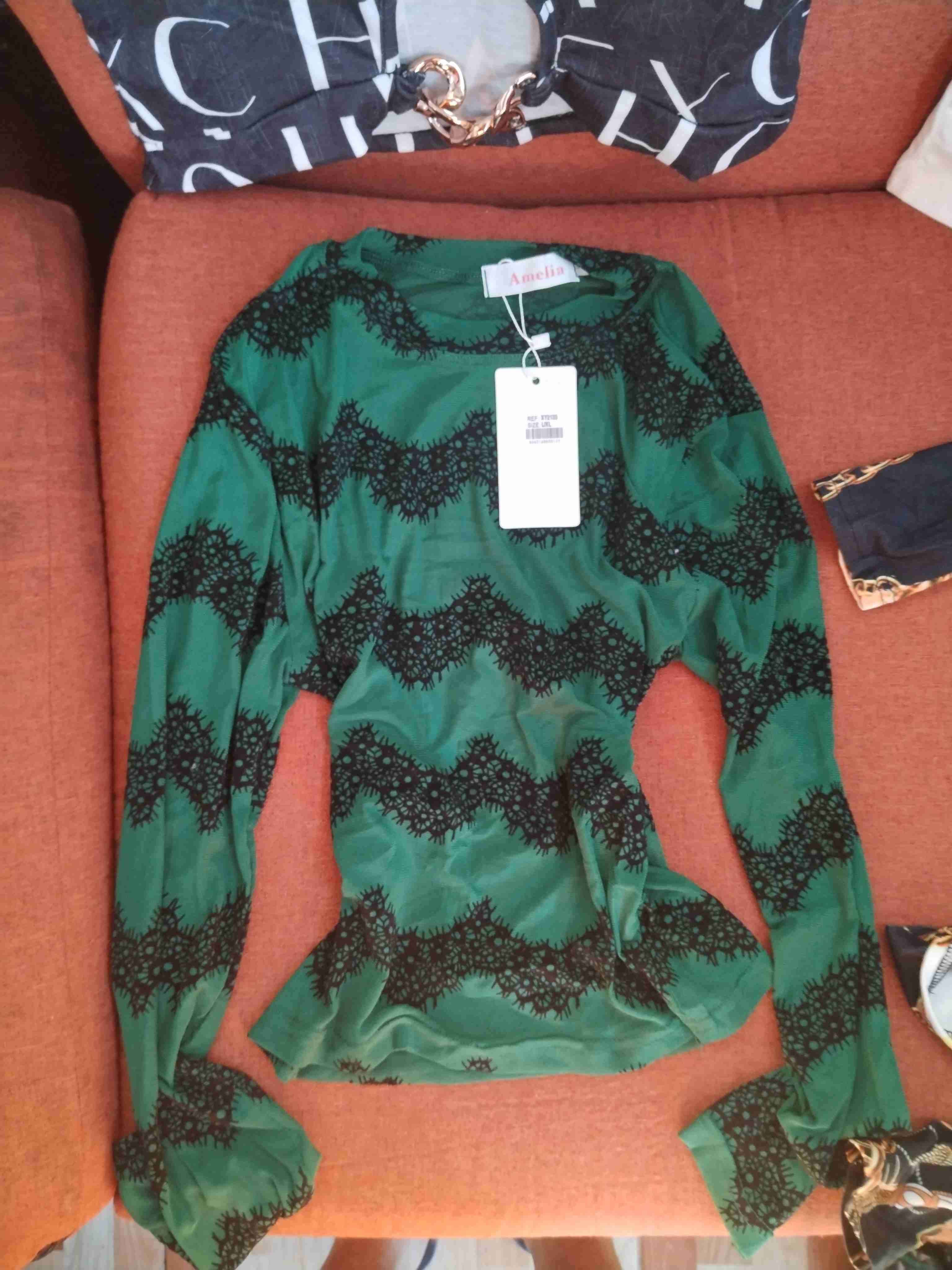 Camiseta negra con letras estampadas - miniatura 6