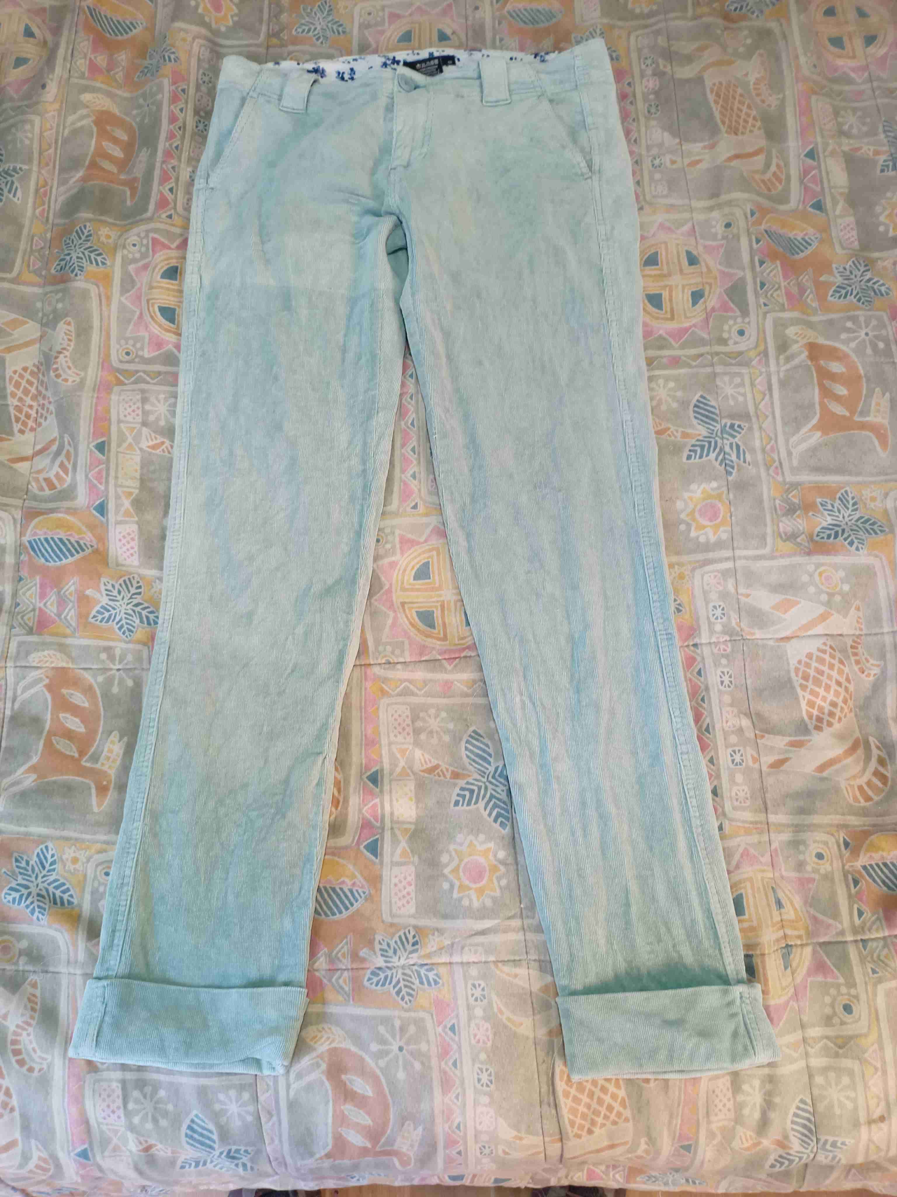 Pantalones celestes casuales