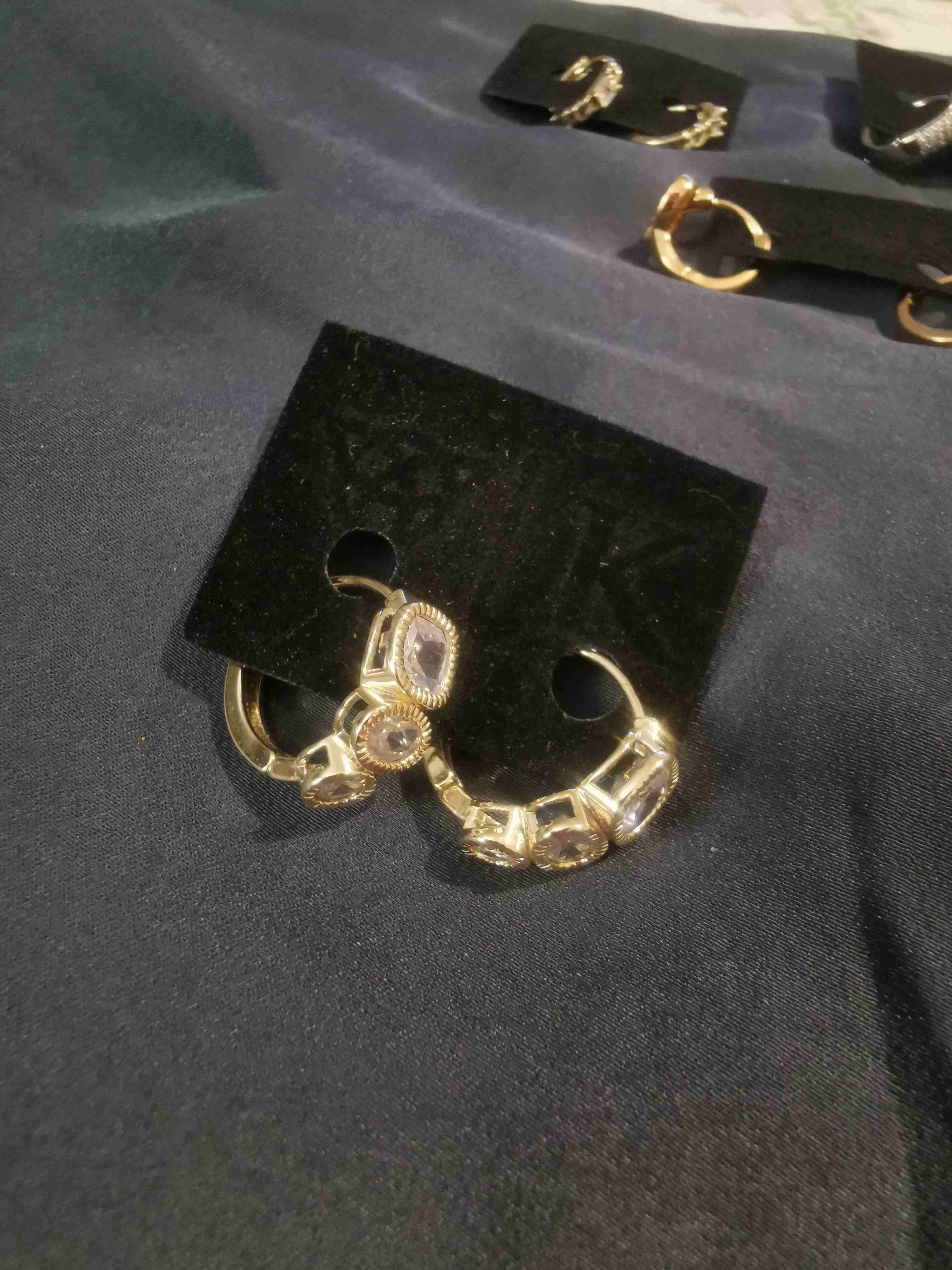 Pendientes y cadenas dorados - 5