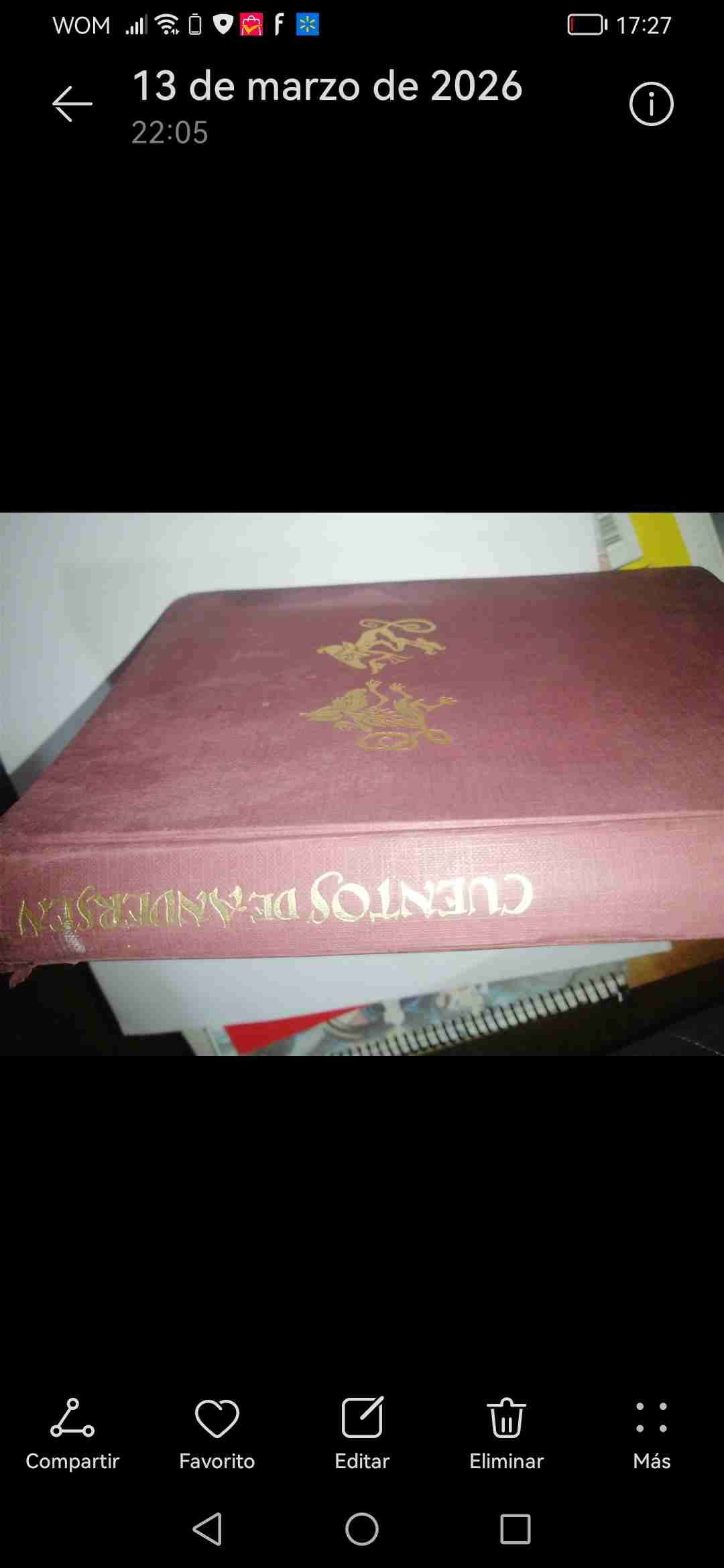 Libro antiguo con grabado dorado - miniatura 3