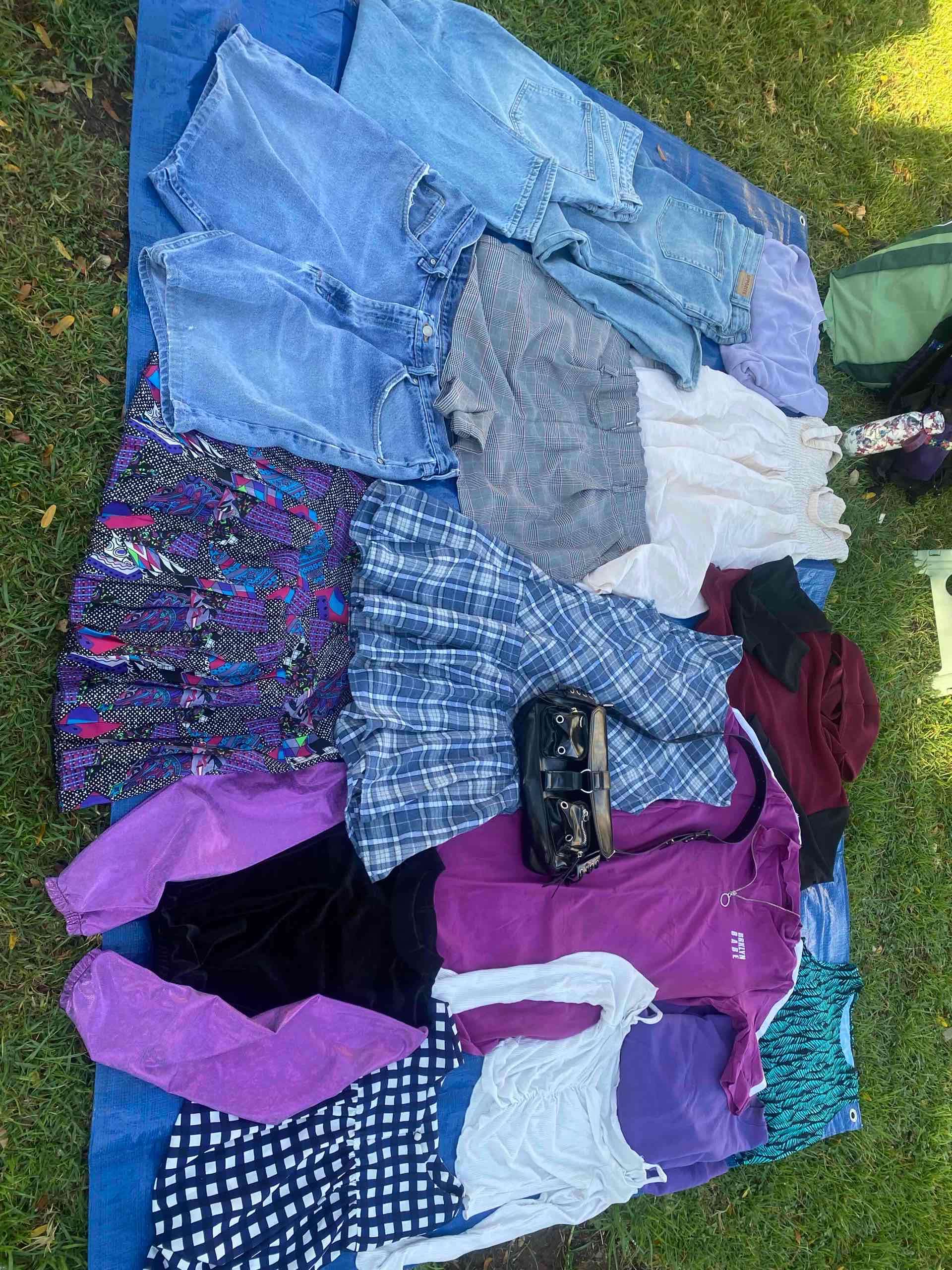 Lote de ropa variada - miniatura 1