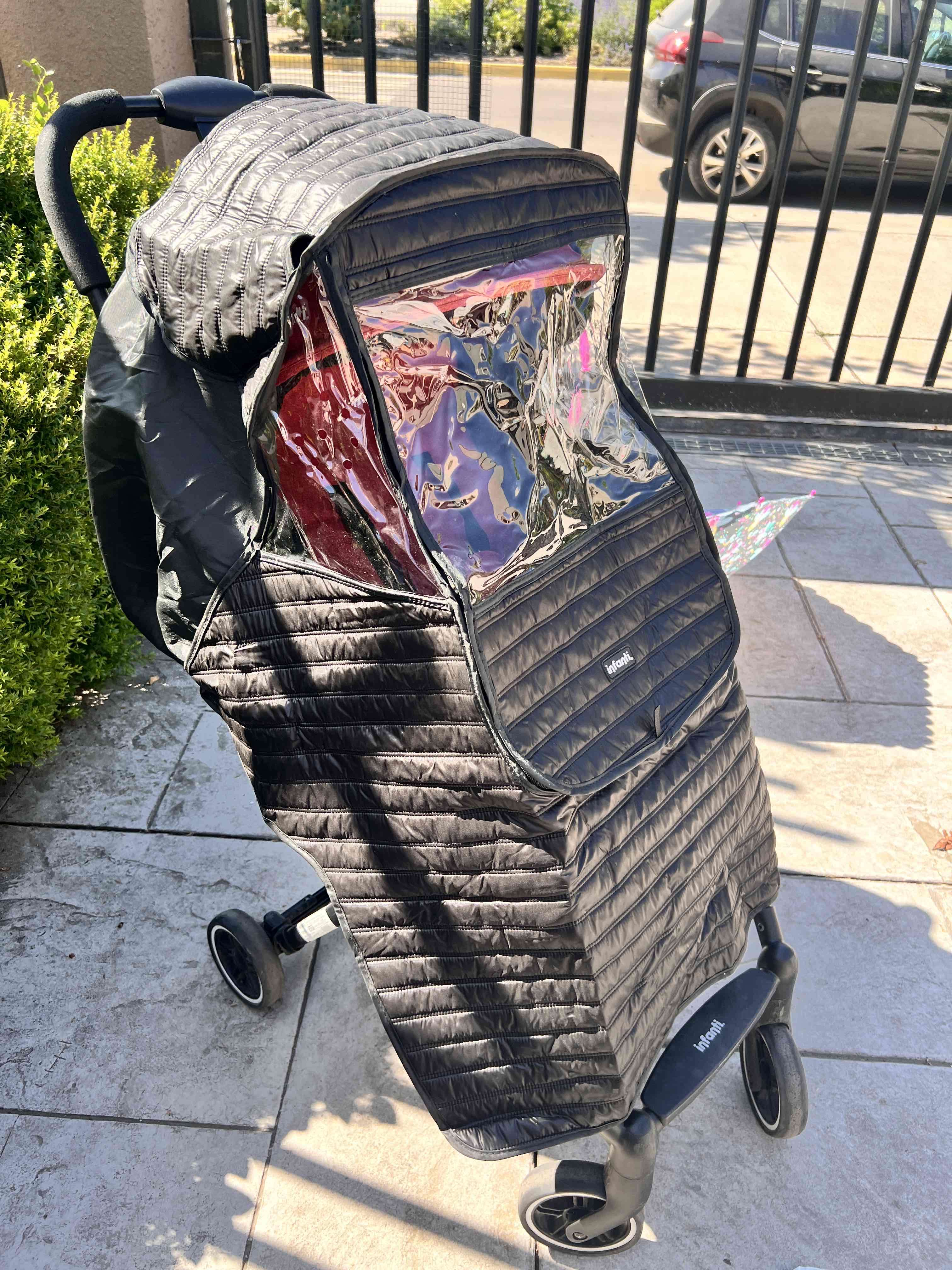 Cubre coche INFANTI impermeable con ventana - 1