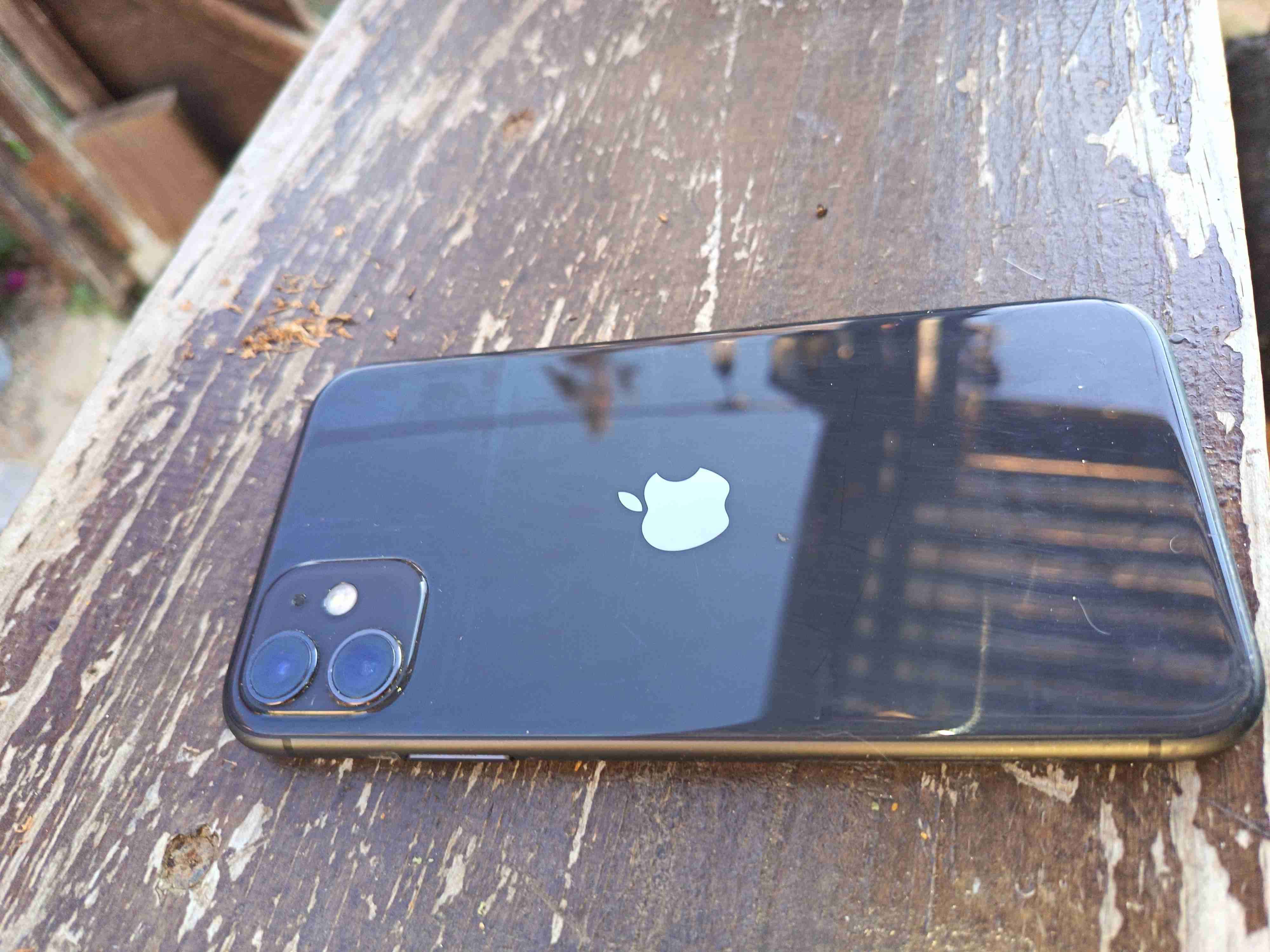 iPhone 11 con pantalla táctil - miniatura 2