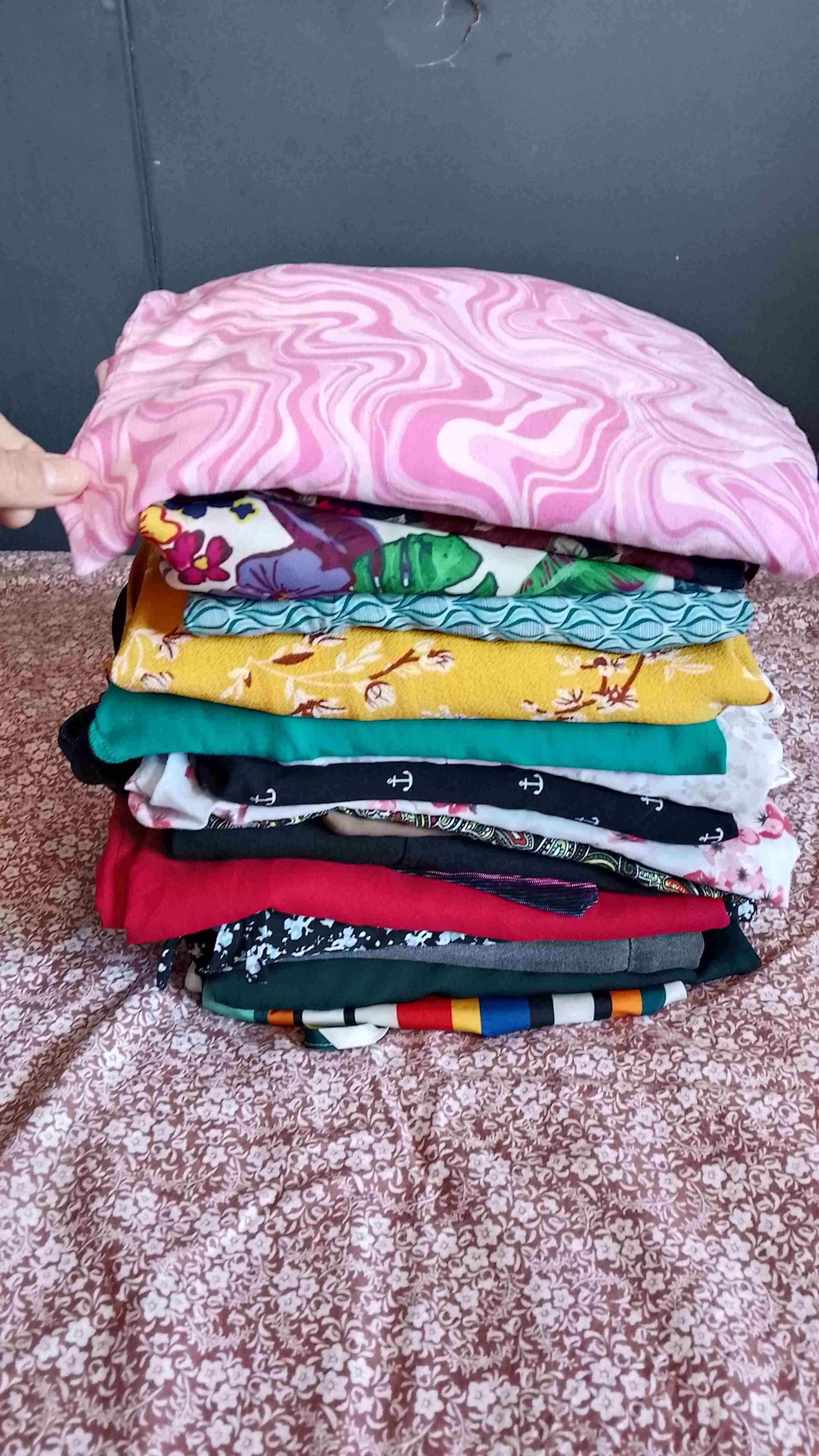 Conjunto de ropa variada femenina