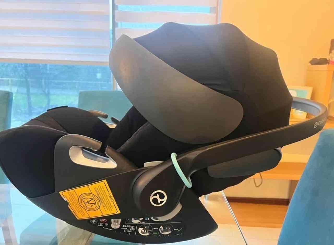 Silla de auto Cybex cloud zi-size negra - miniatura 3