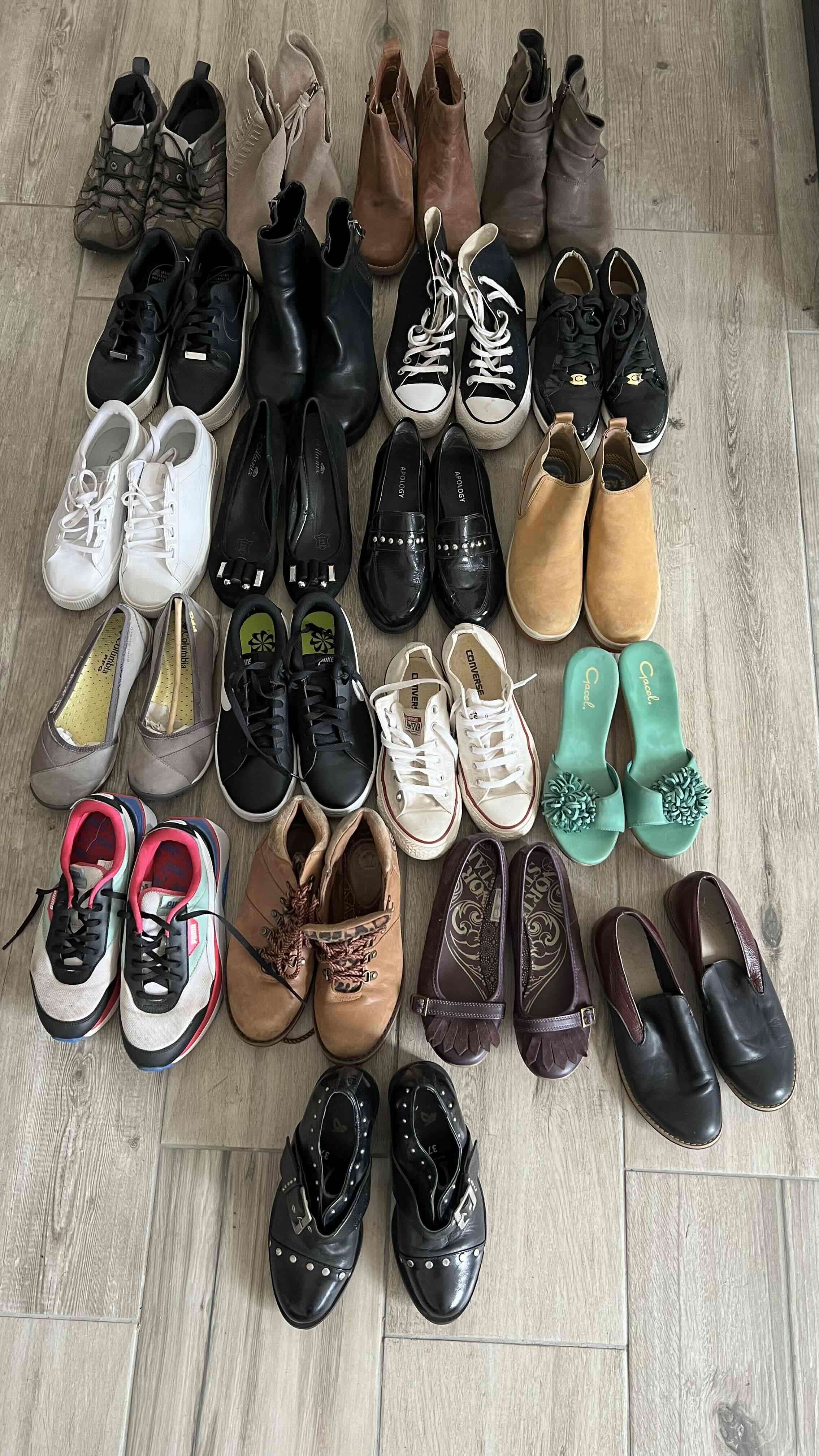 Lote de zapatos variados - miniatura 1