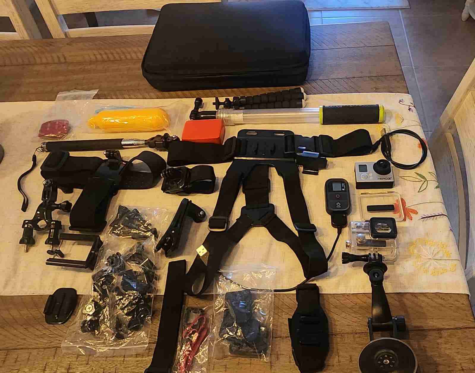 Cámara GoPro HERO3+ con accesorios - miniatura 2