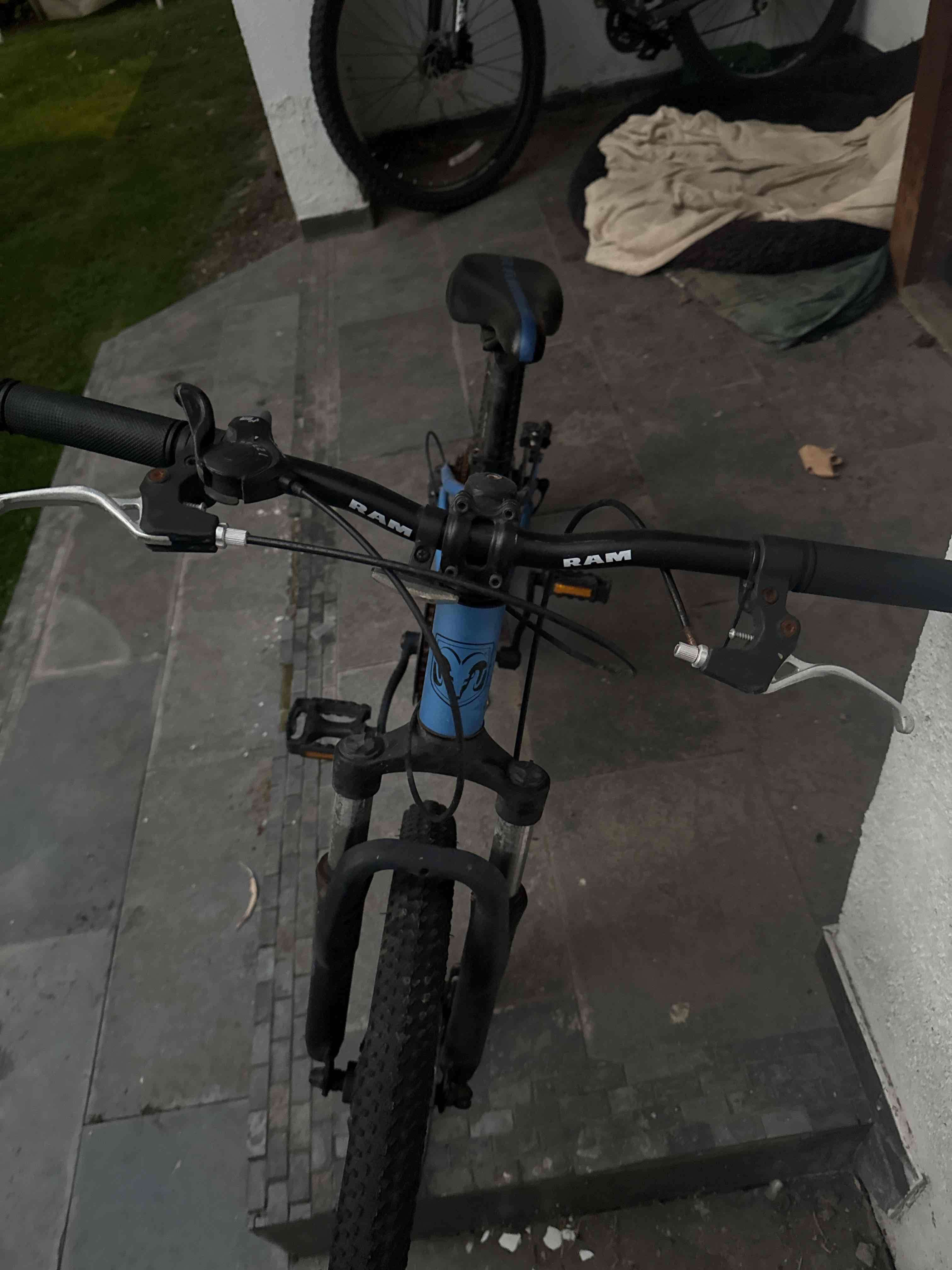 Bicicleta mountain bike azul RAM - 2