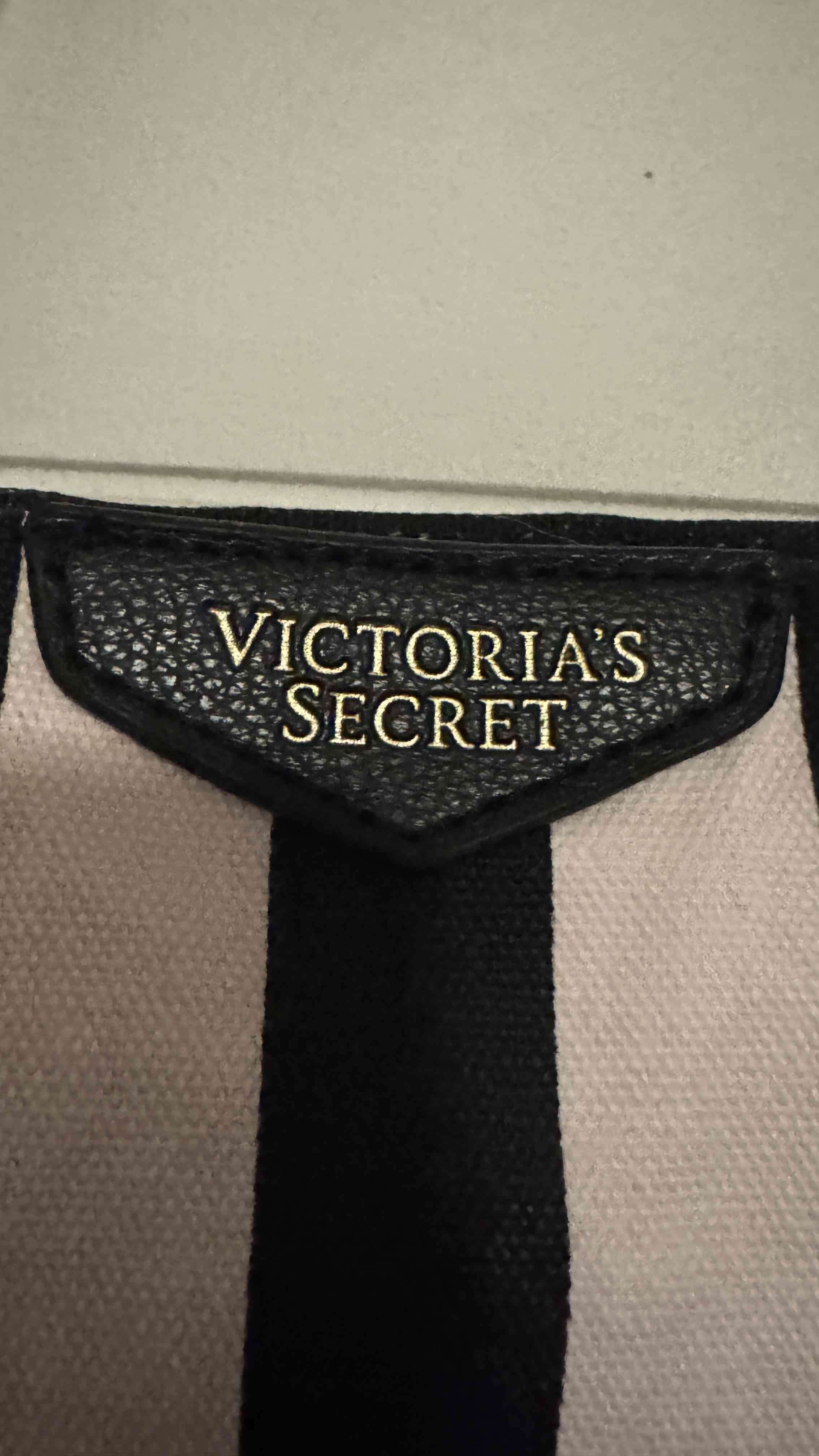 Bolsa rayada rosa y negro Victoria Secret - miniatura 4