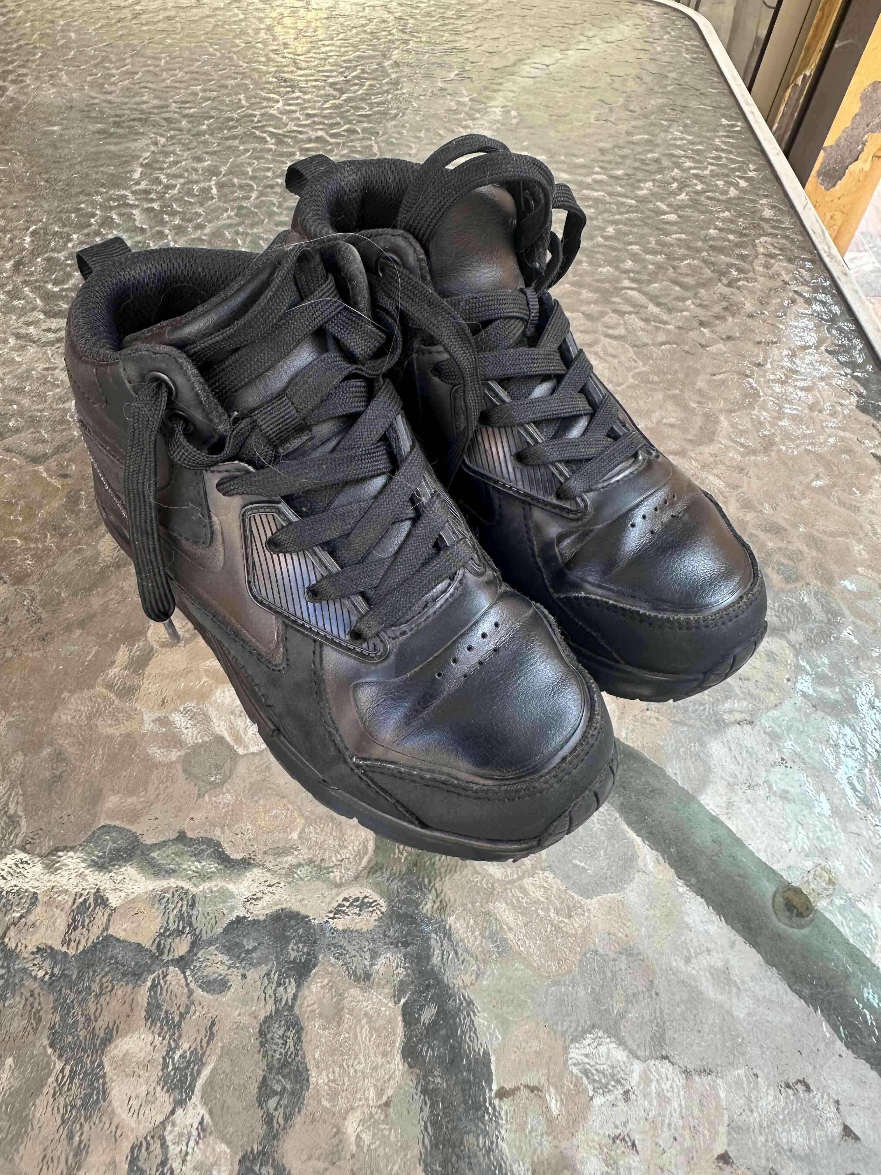 Zapatillas negras deportivas