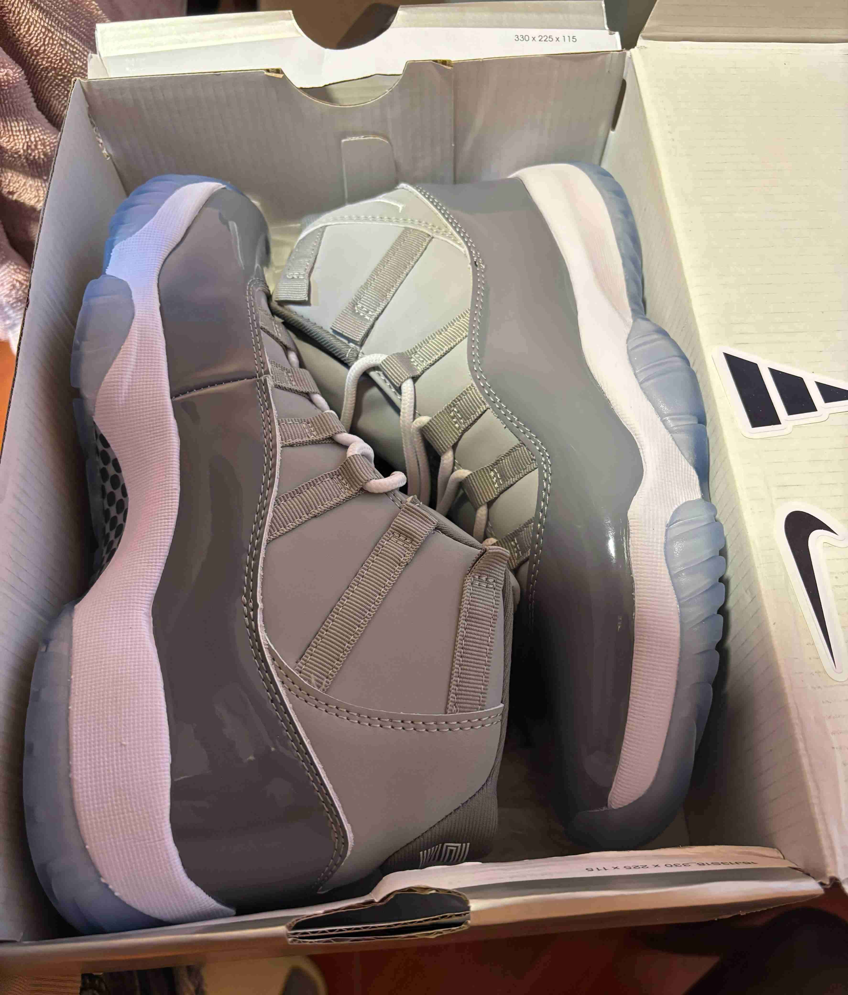 Zapatillas grises - miniatura 2