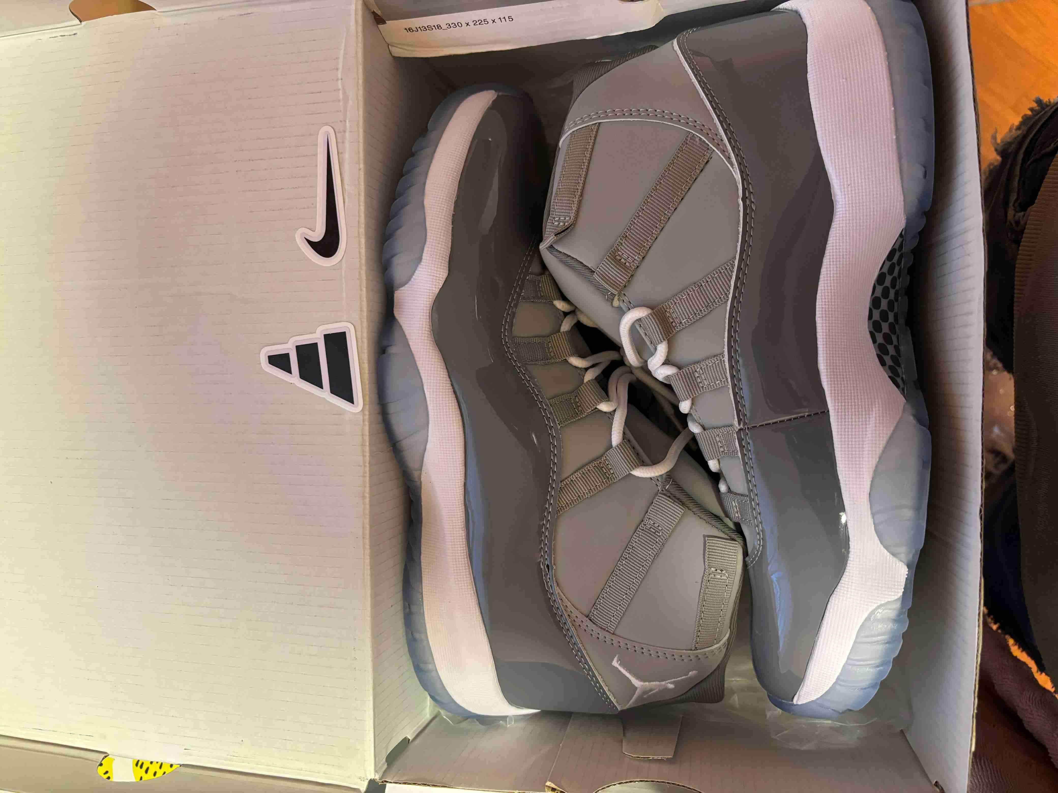 Zapatillas grises - miniatura 3