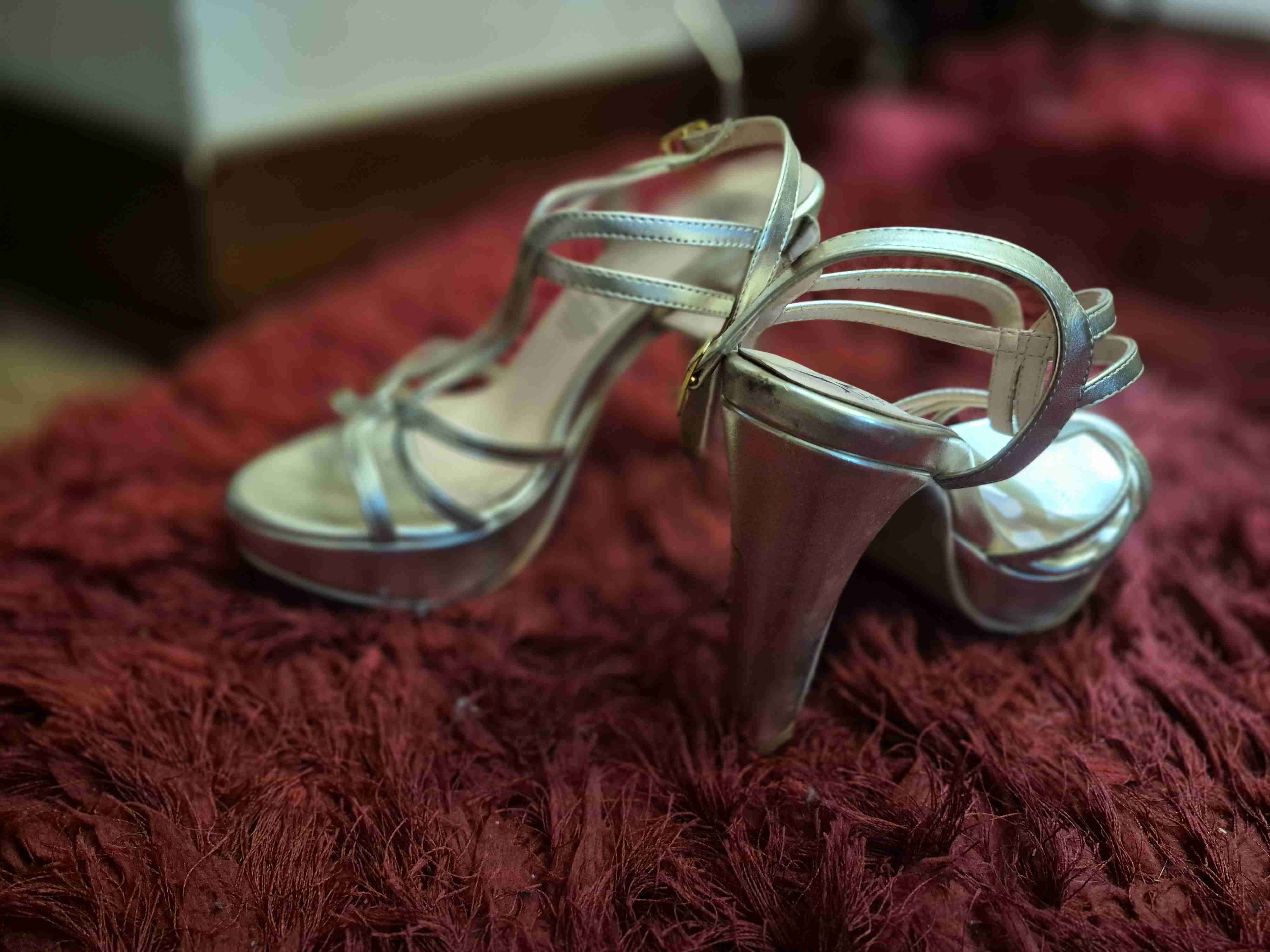 Sandalias plataforma doradas - miniatura 2