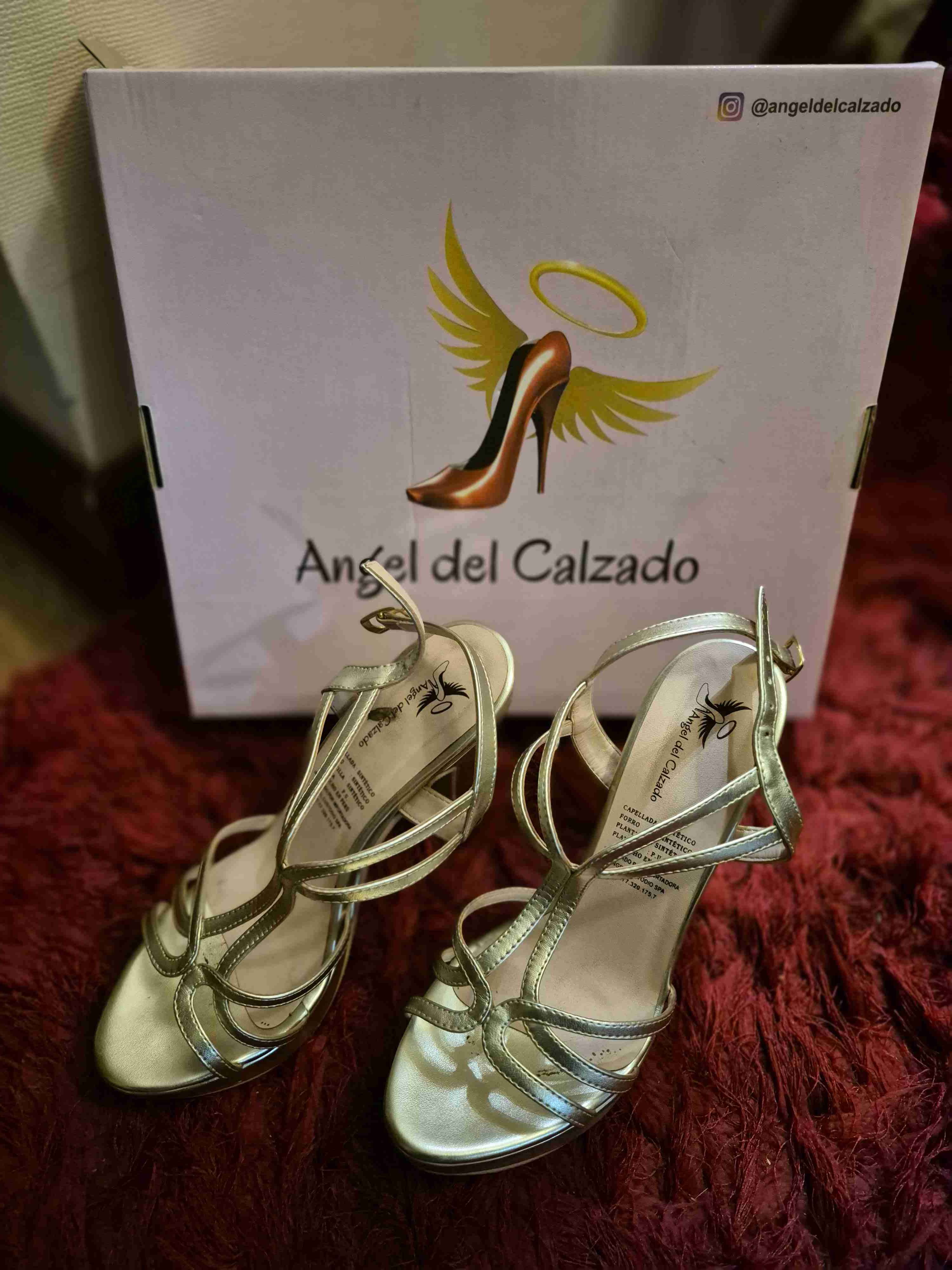 Sandalias plataforma doradas - miniatura 3