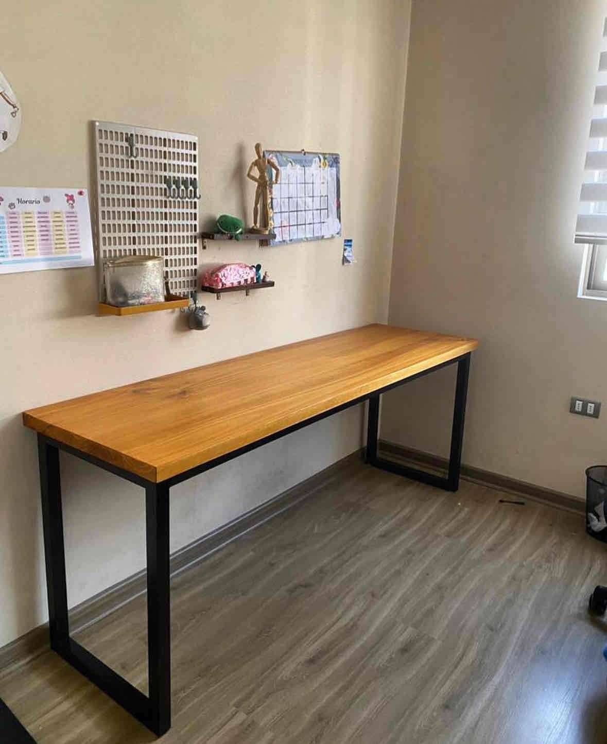 Mesa escritorio madera y metal