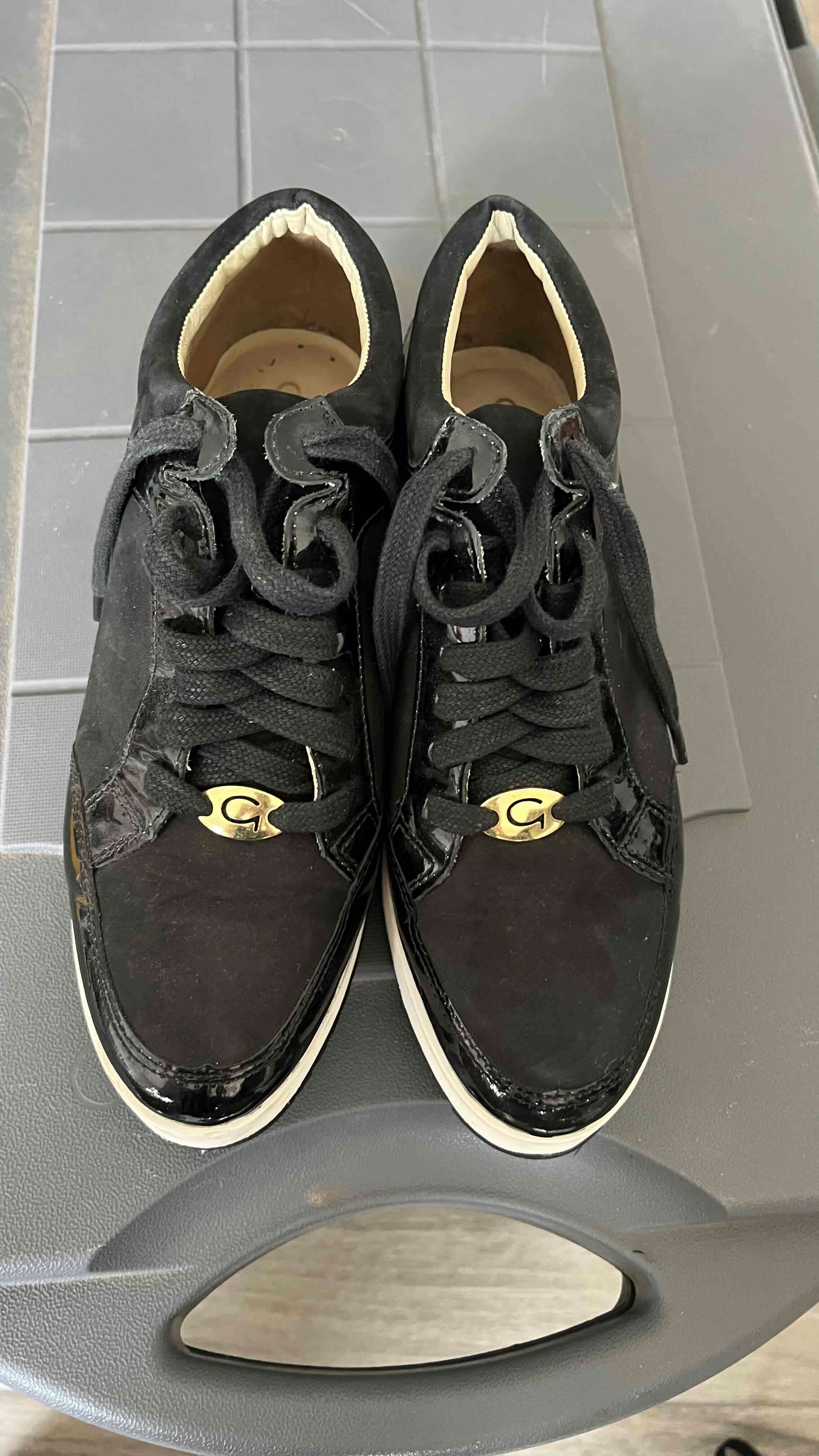 Zapatillas gacel  negras elegantes - miniatura 1