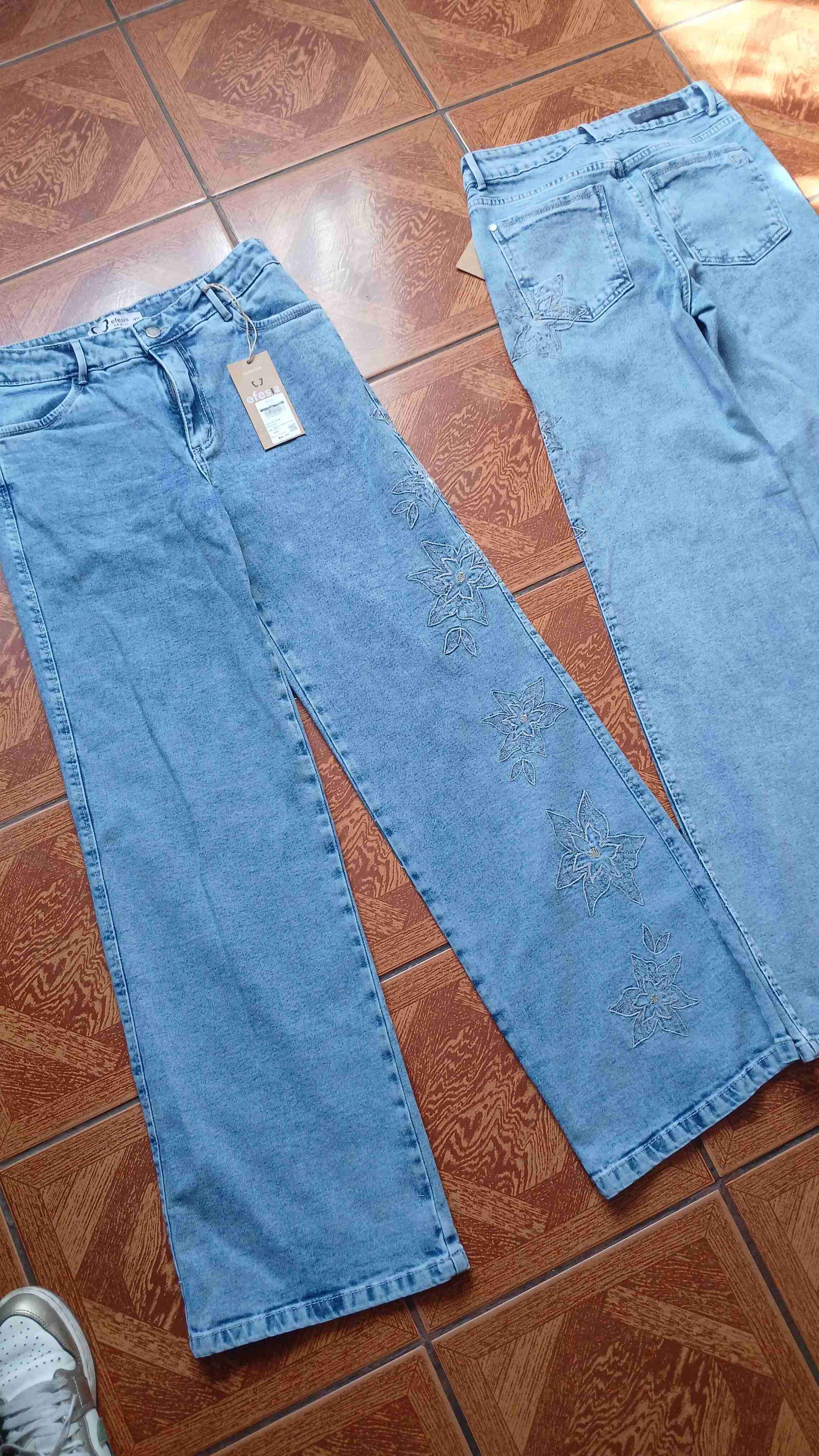 Jeans efesis con flores