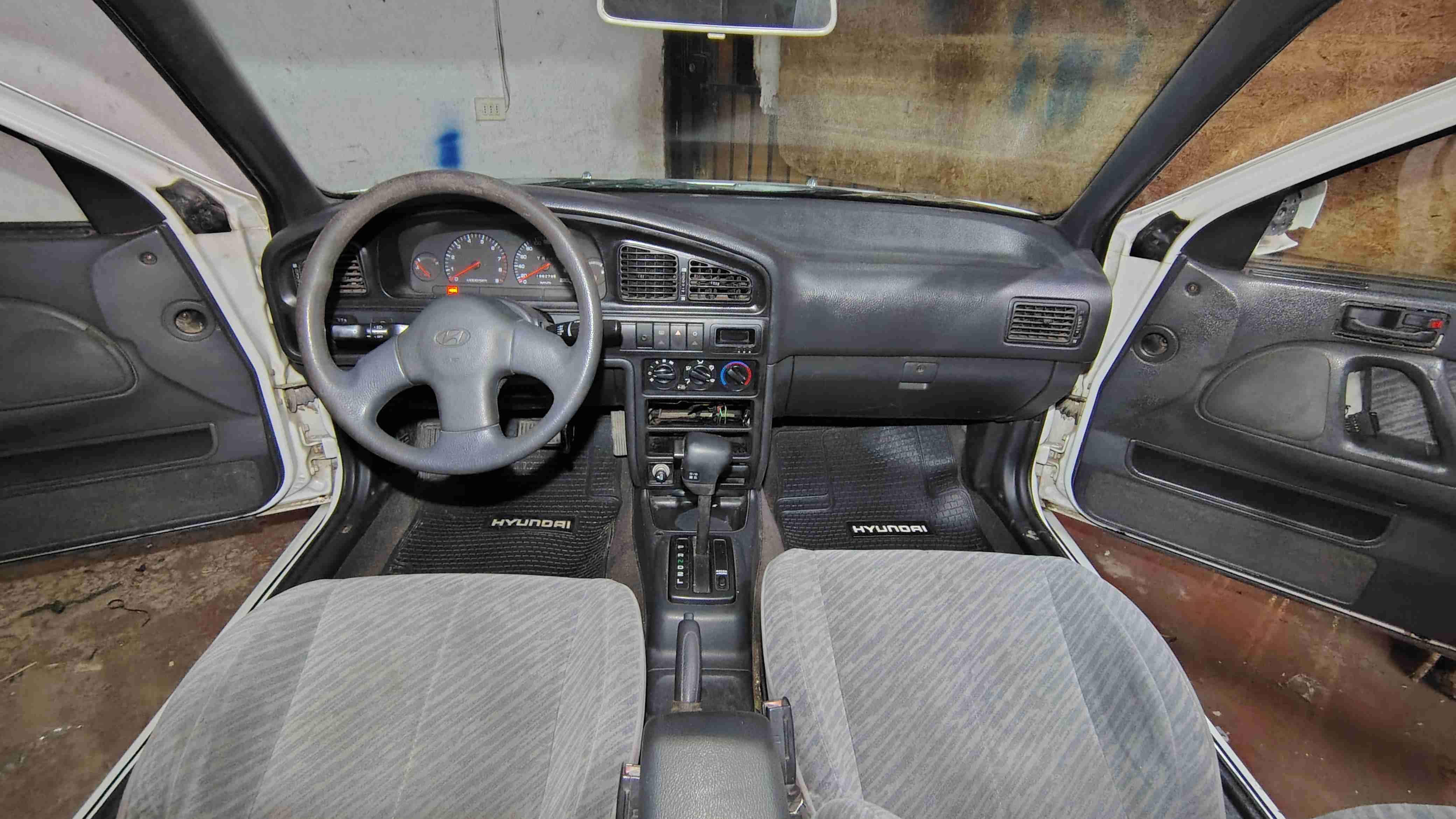 Hyundai Elantra 94 - 5