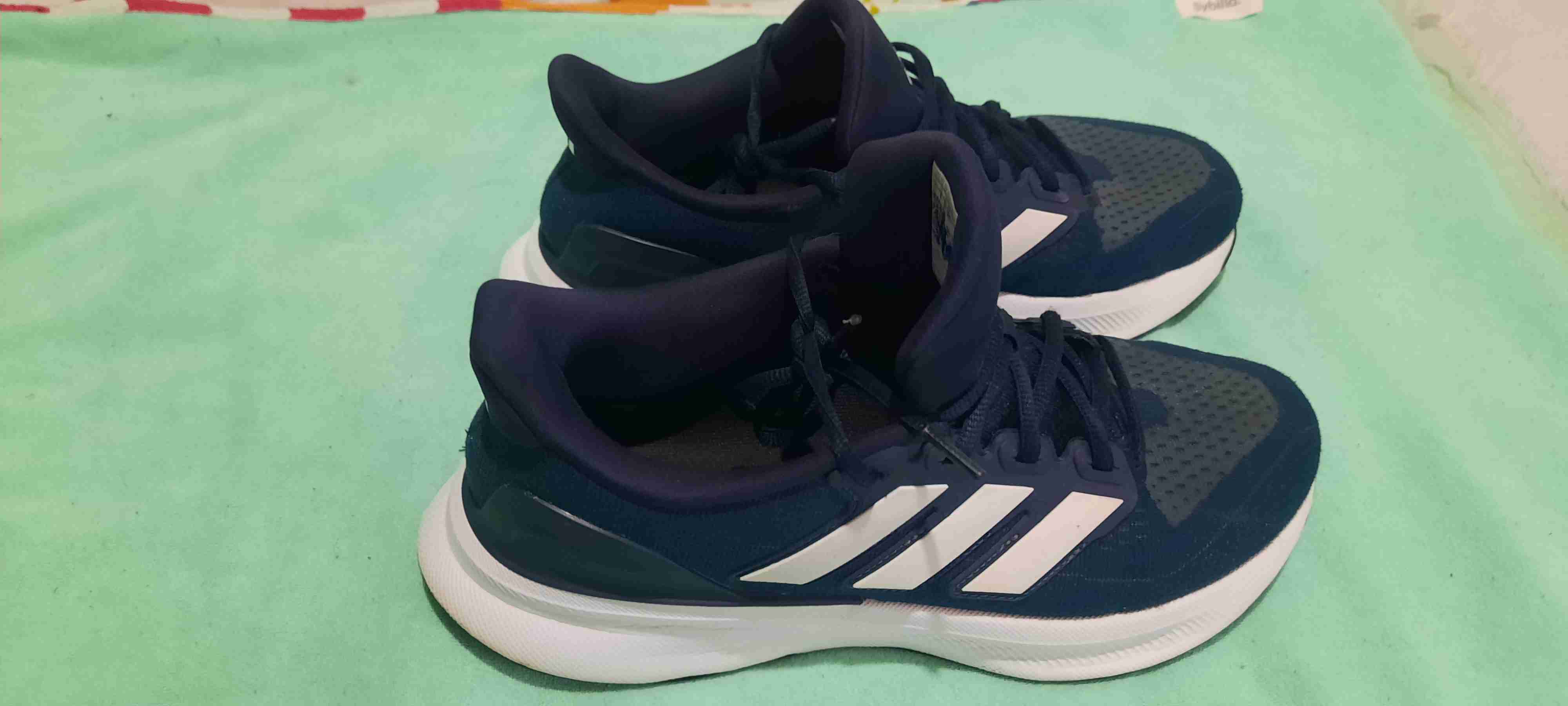 Zapatillas Adidas, N° 41 1/2 impecables !! - miniatura 2