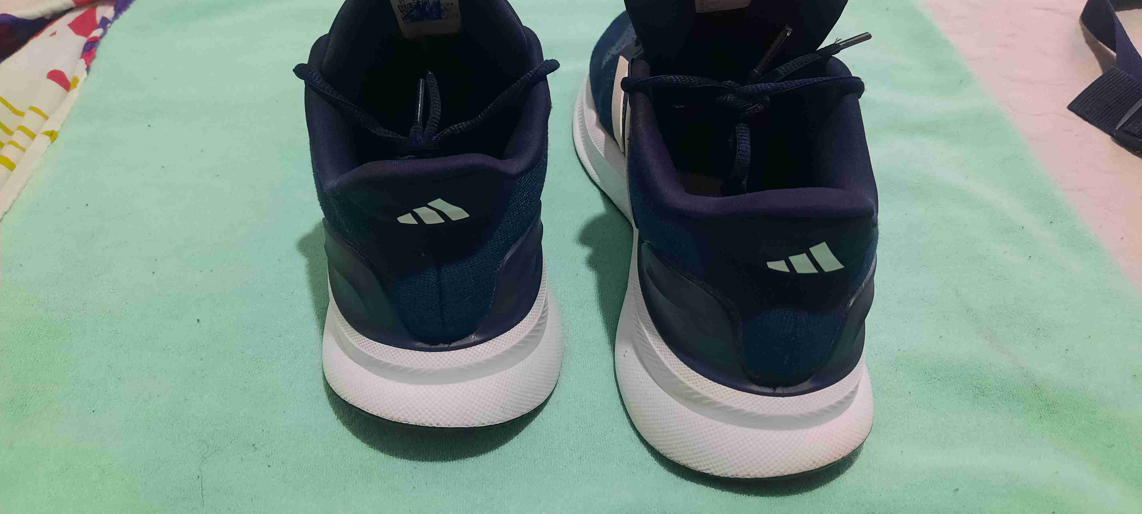 Zapatillas Adidas, N° 41 1/2 impecables !! - miniatura 4