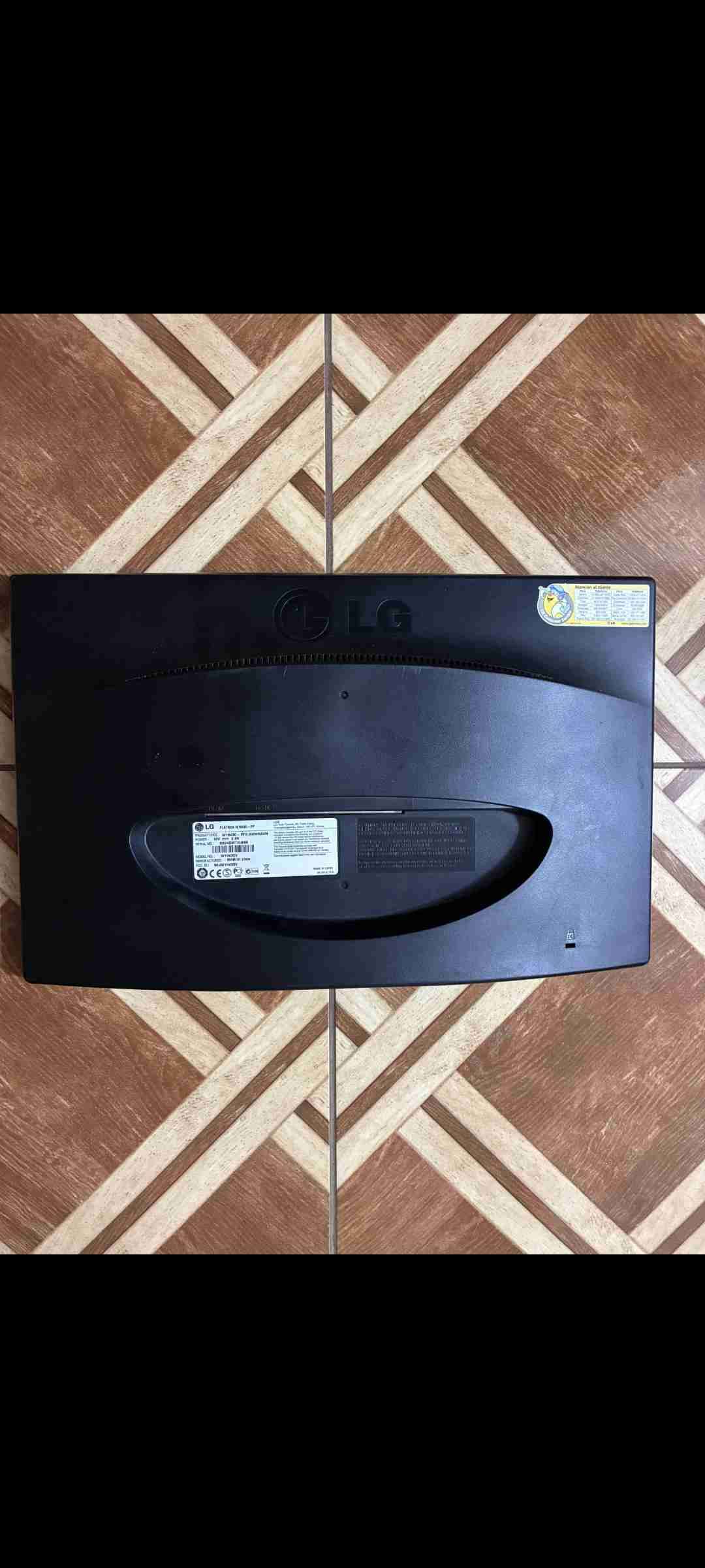 Pantalla LG Flatron 19 pulgadas - miniatura 2