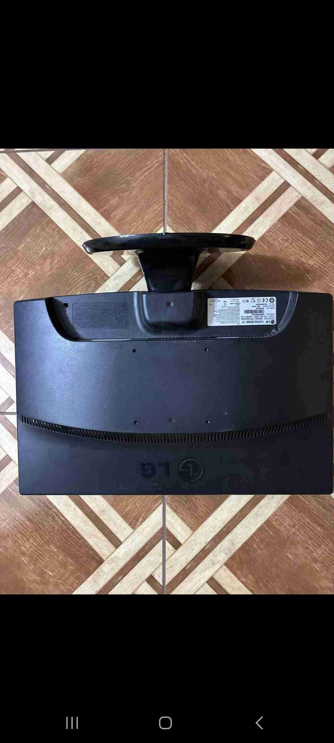 Pantalla LG Flatron 19 pulgadas - miniatura 6