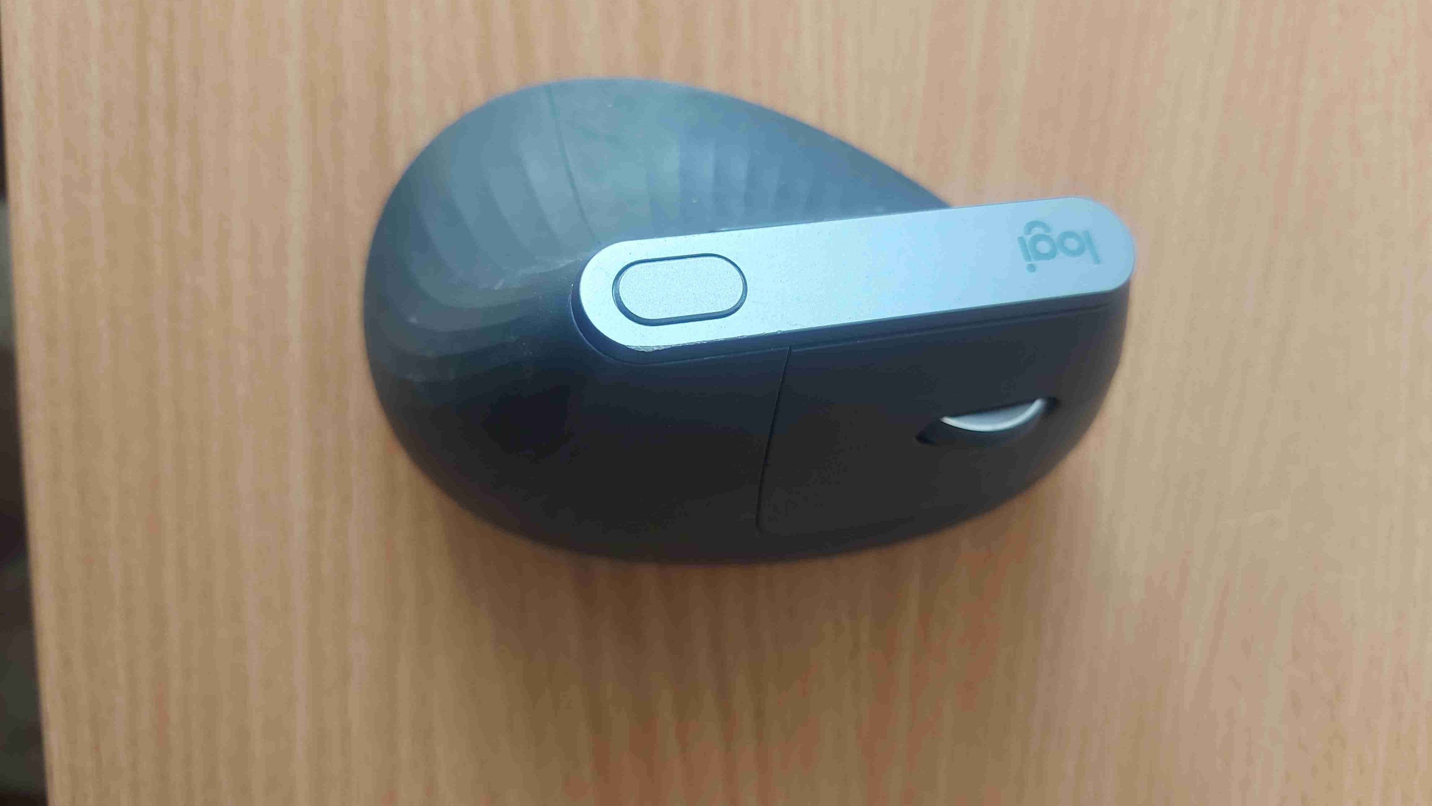 Mouse ergonómico Logitech gris - miniatura 5