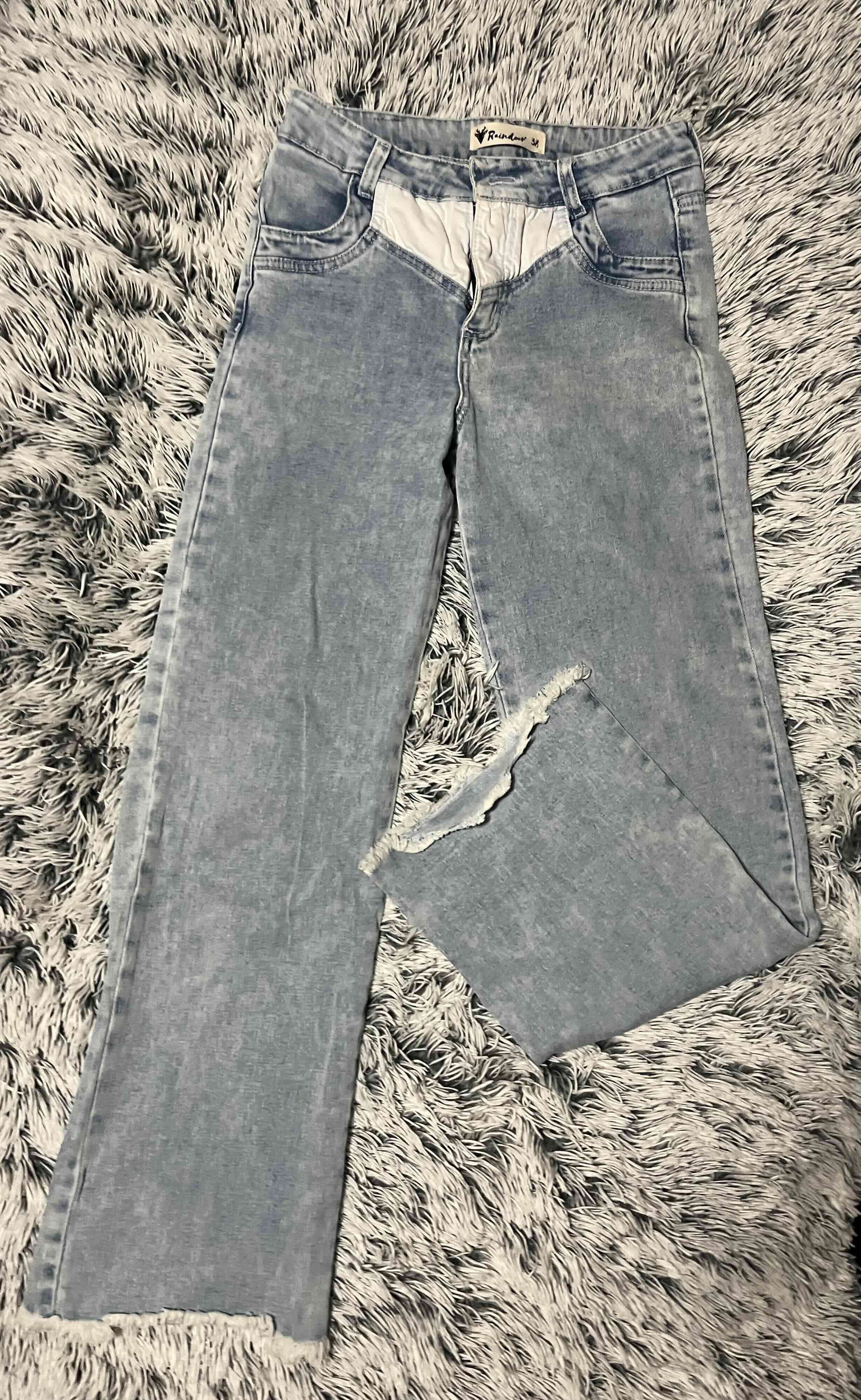 Jeans cortos celeste desgastado