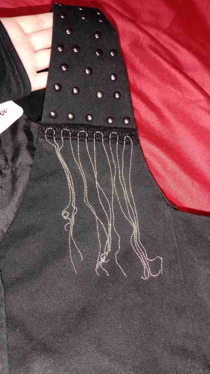 Chaleco negro con flecos y tachas - miniatura 2