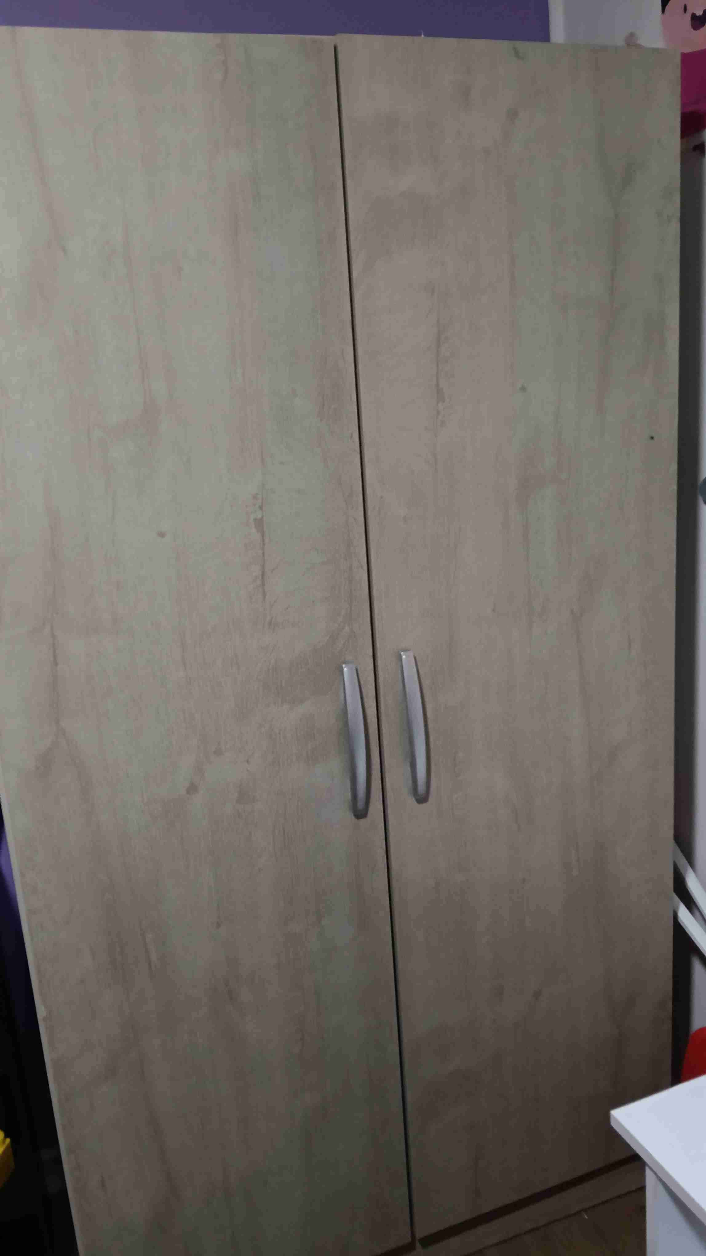 Closet de madera de dos puertas - miniatura 1