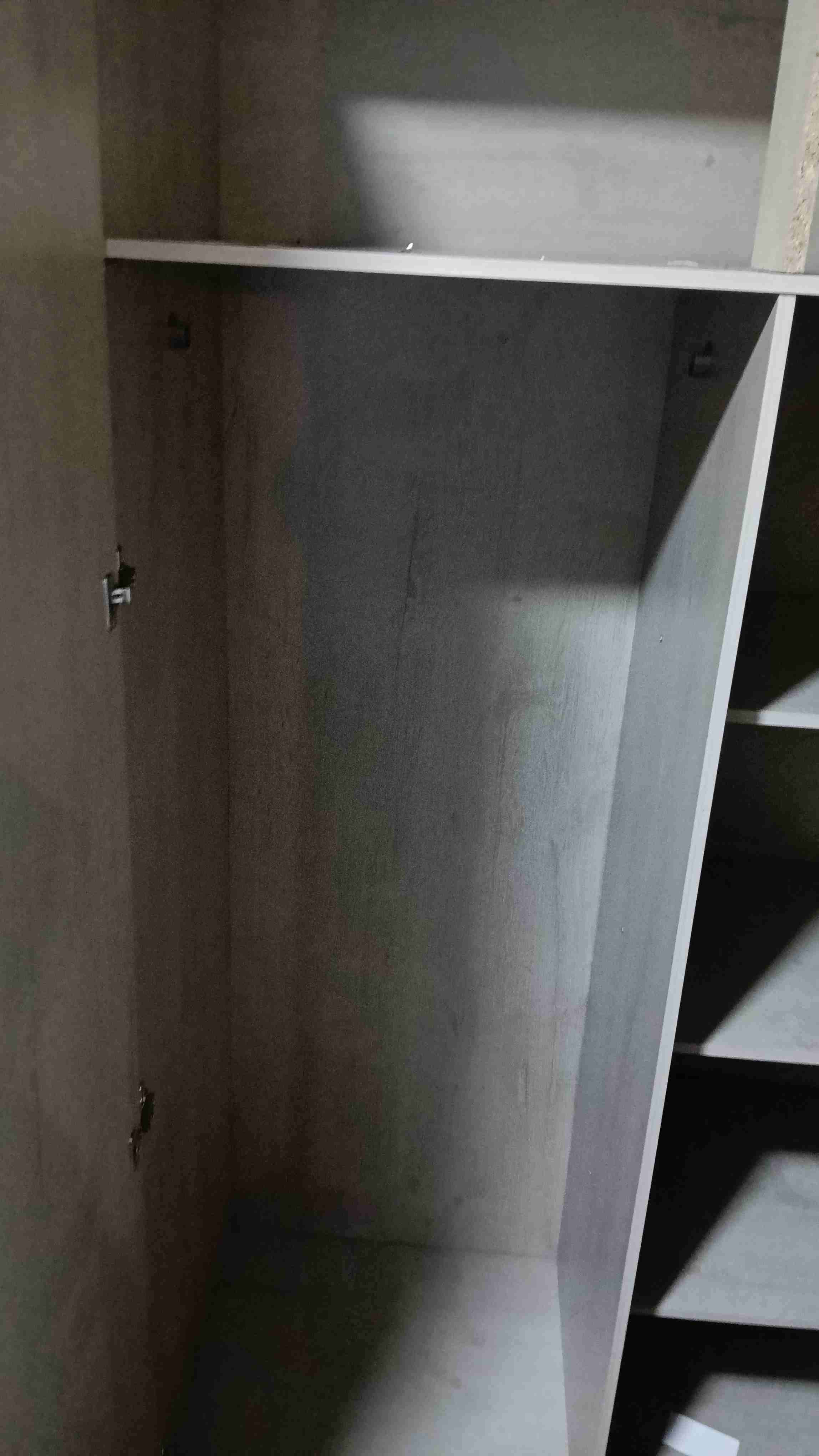 Closet de madera de dos puertas - miniatura 3