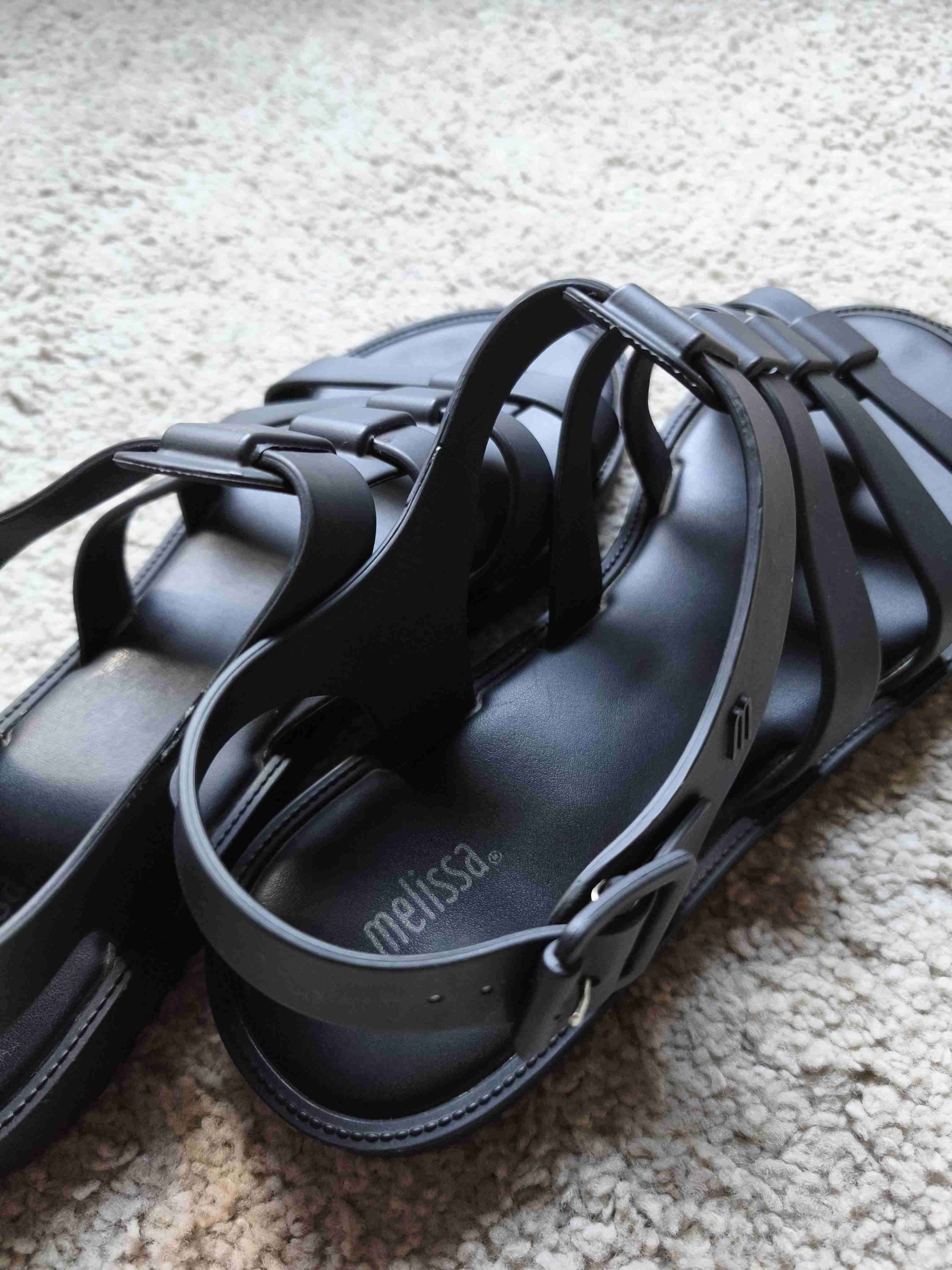 Sandalias negras con correas - miniatura 3