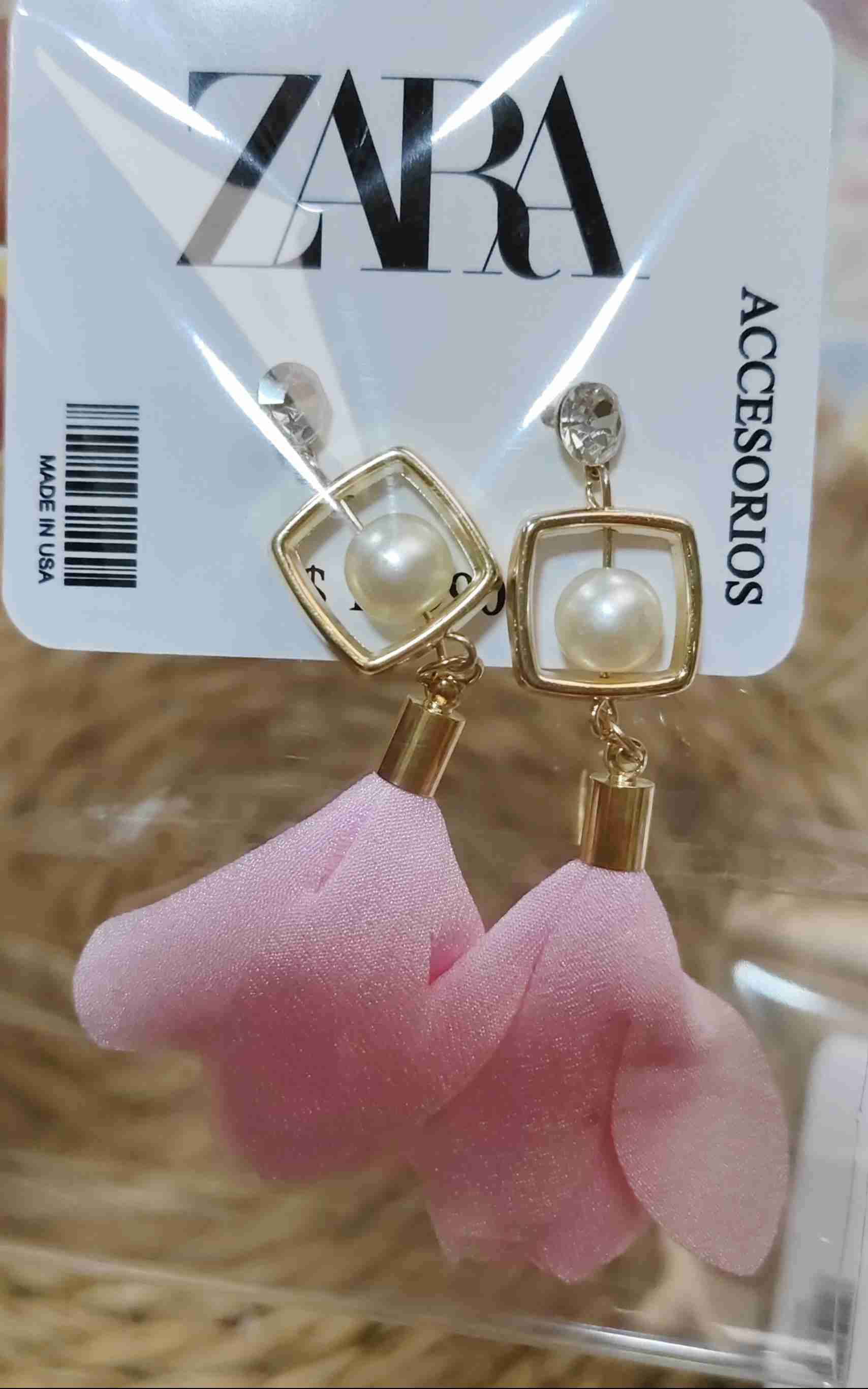 Aros dorados con flores rojas Zara - 4