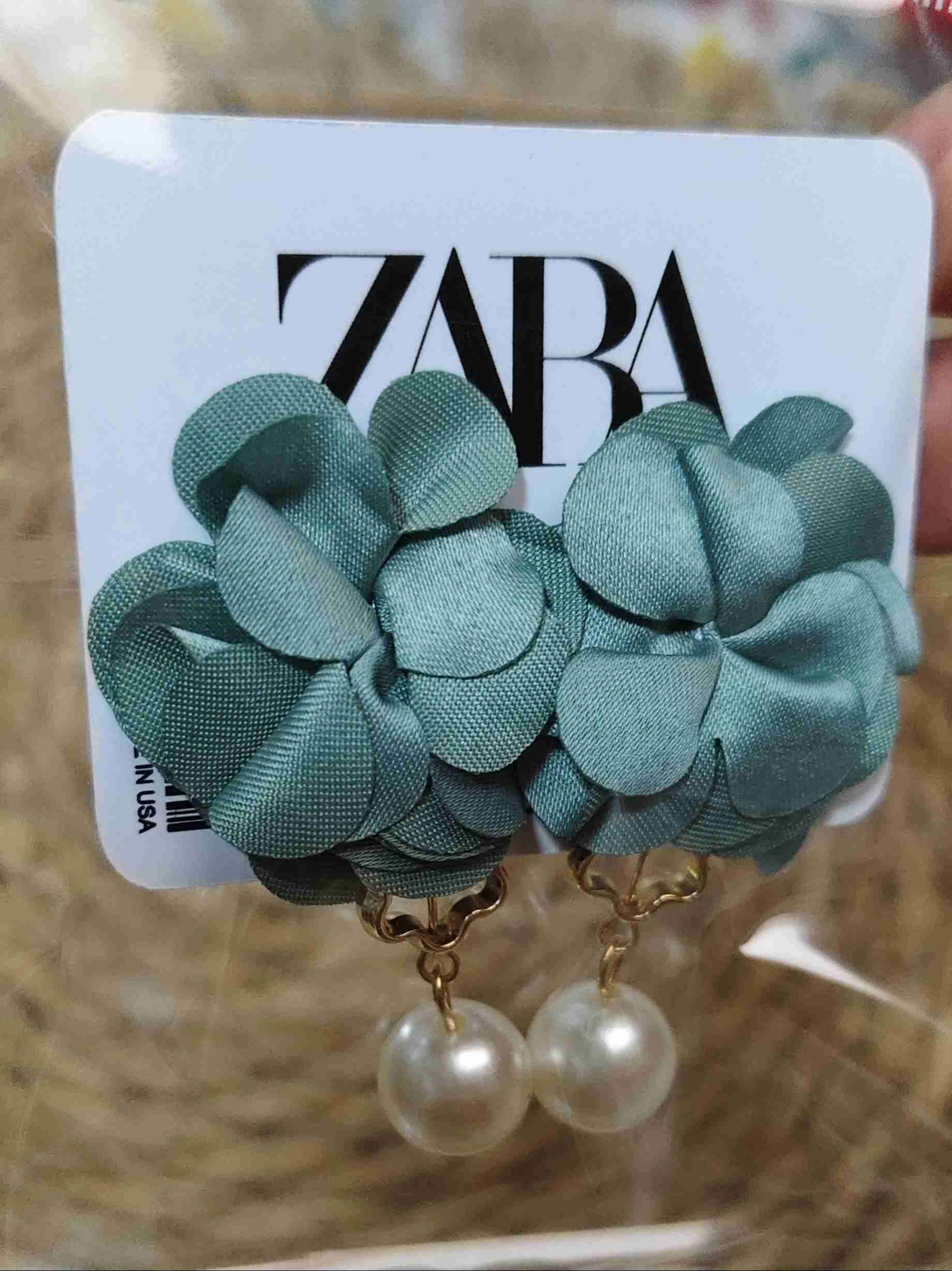 Aros colgantes Zara con perla y borla - miniatura 4