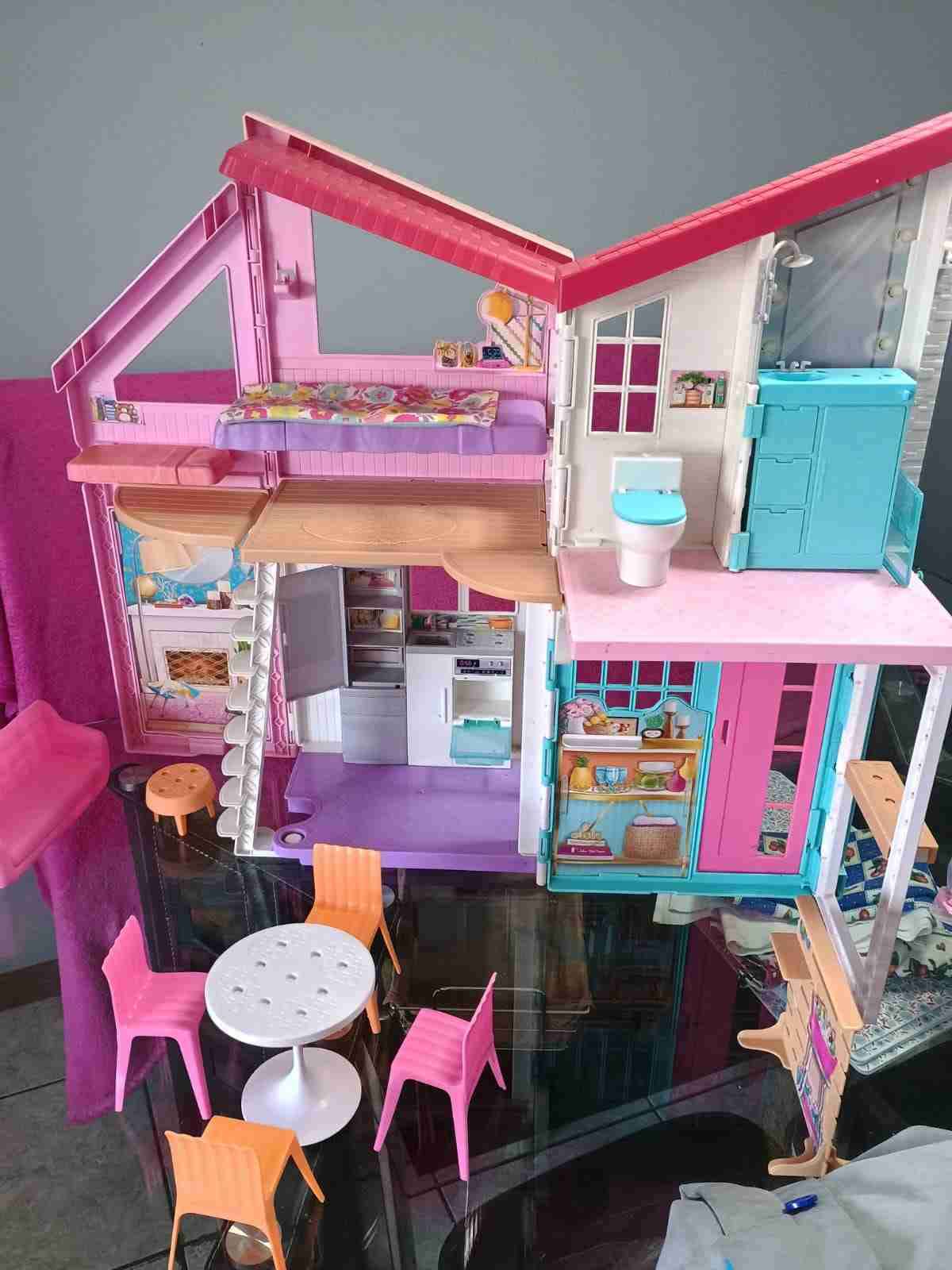 Casa Barbie 2 pisos - miniatura 4