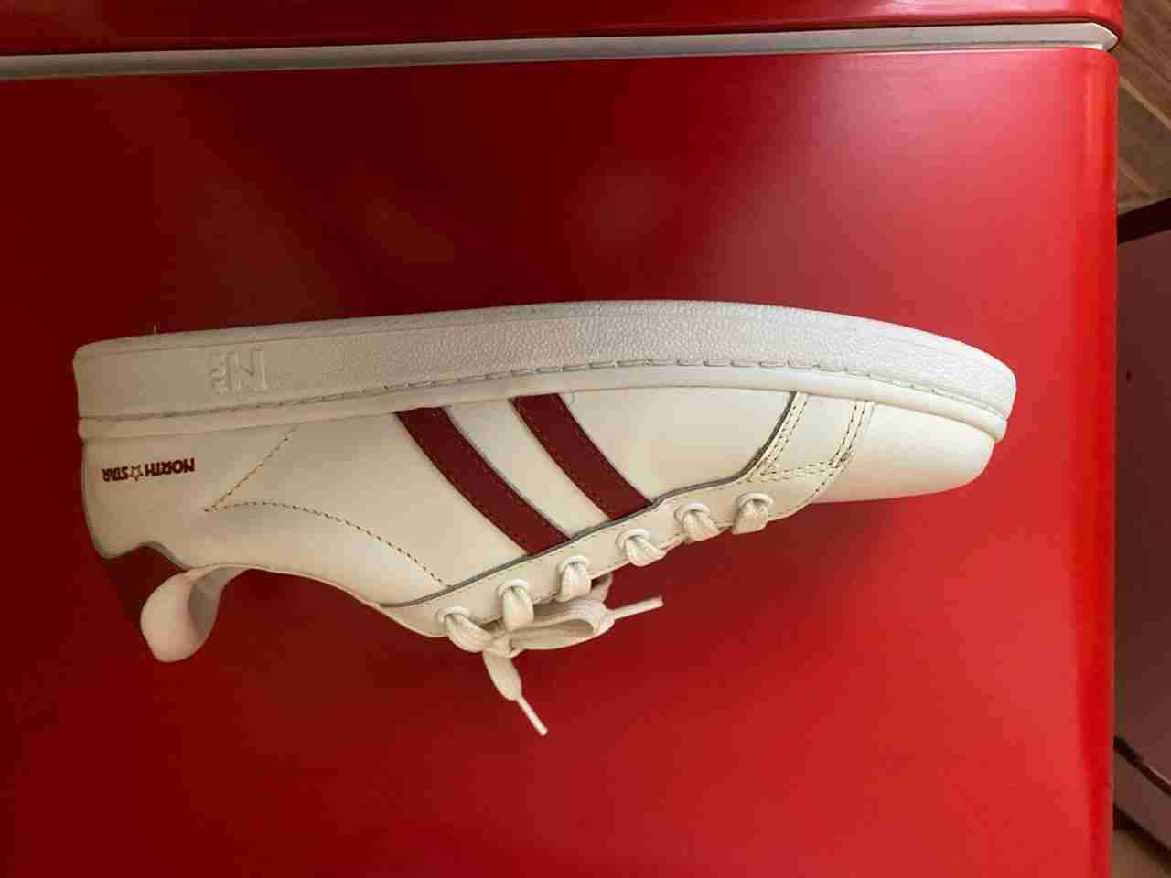 Zapatillas blancas con rojo - miniatura 4