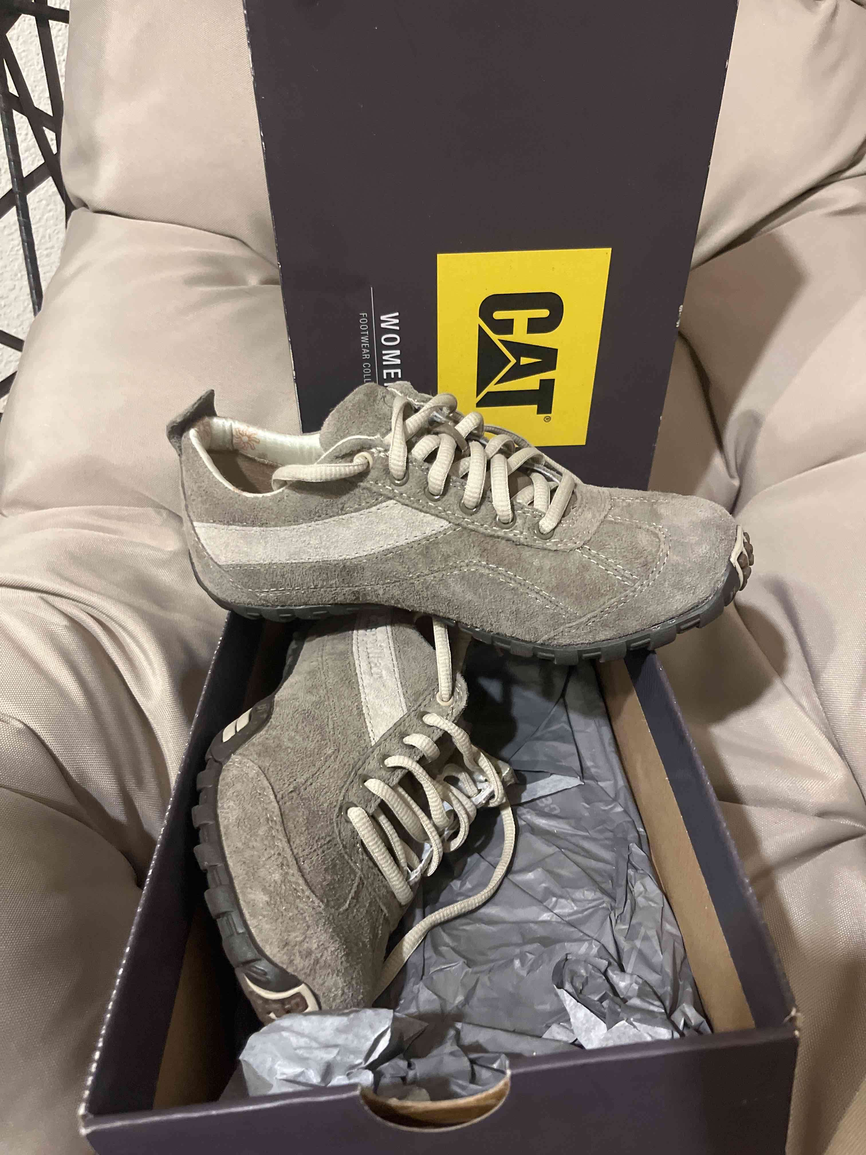 Zapatillas CAT beige para mujer