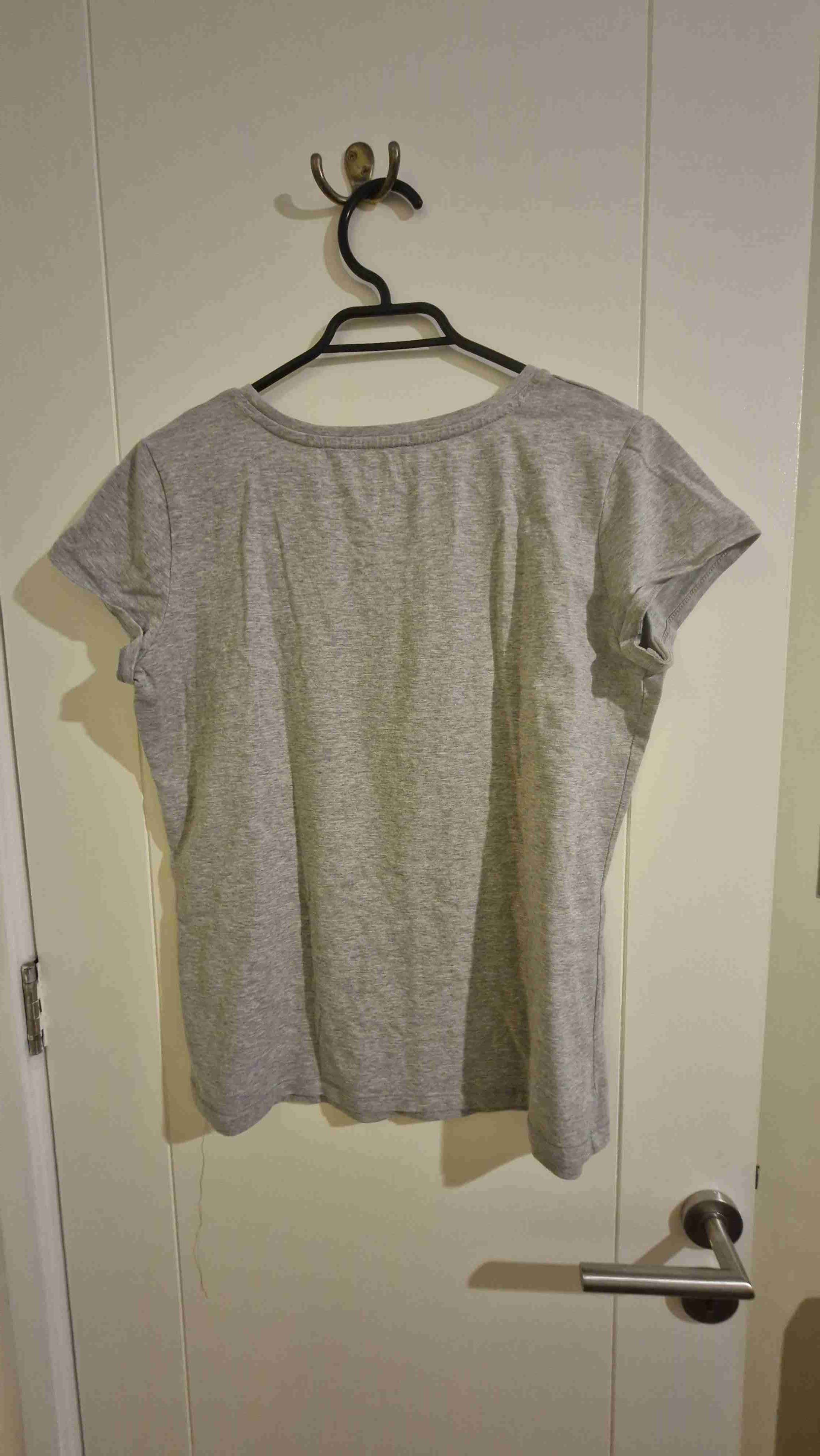 Polera gris básica - miniatura 2