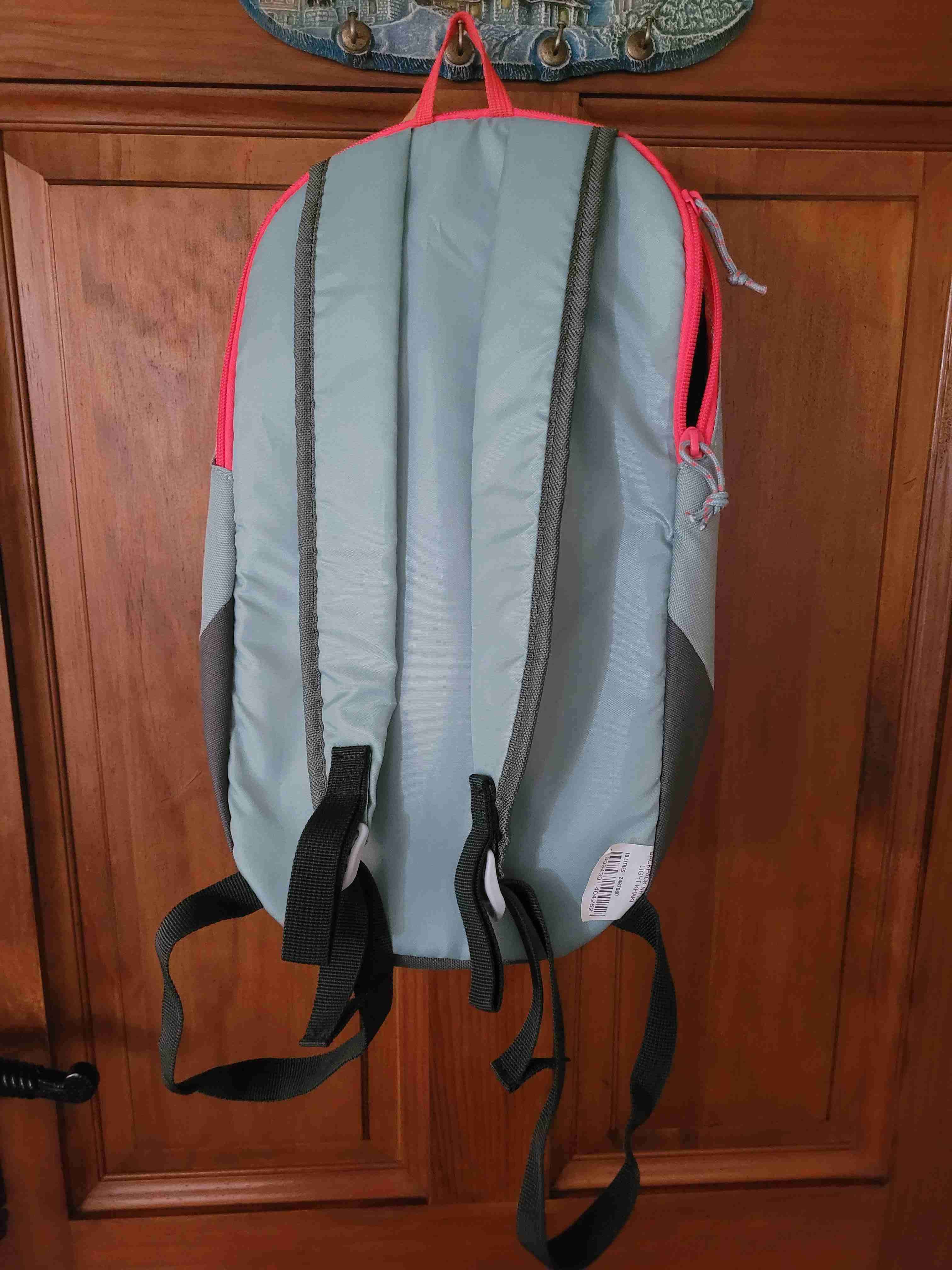 Mochila Quechua gris y roja - miniatura 4