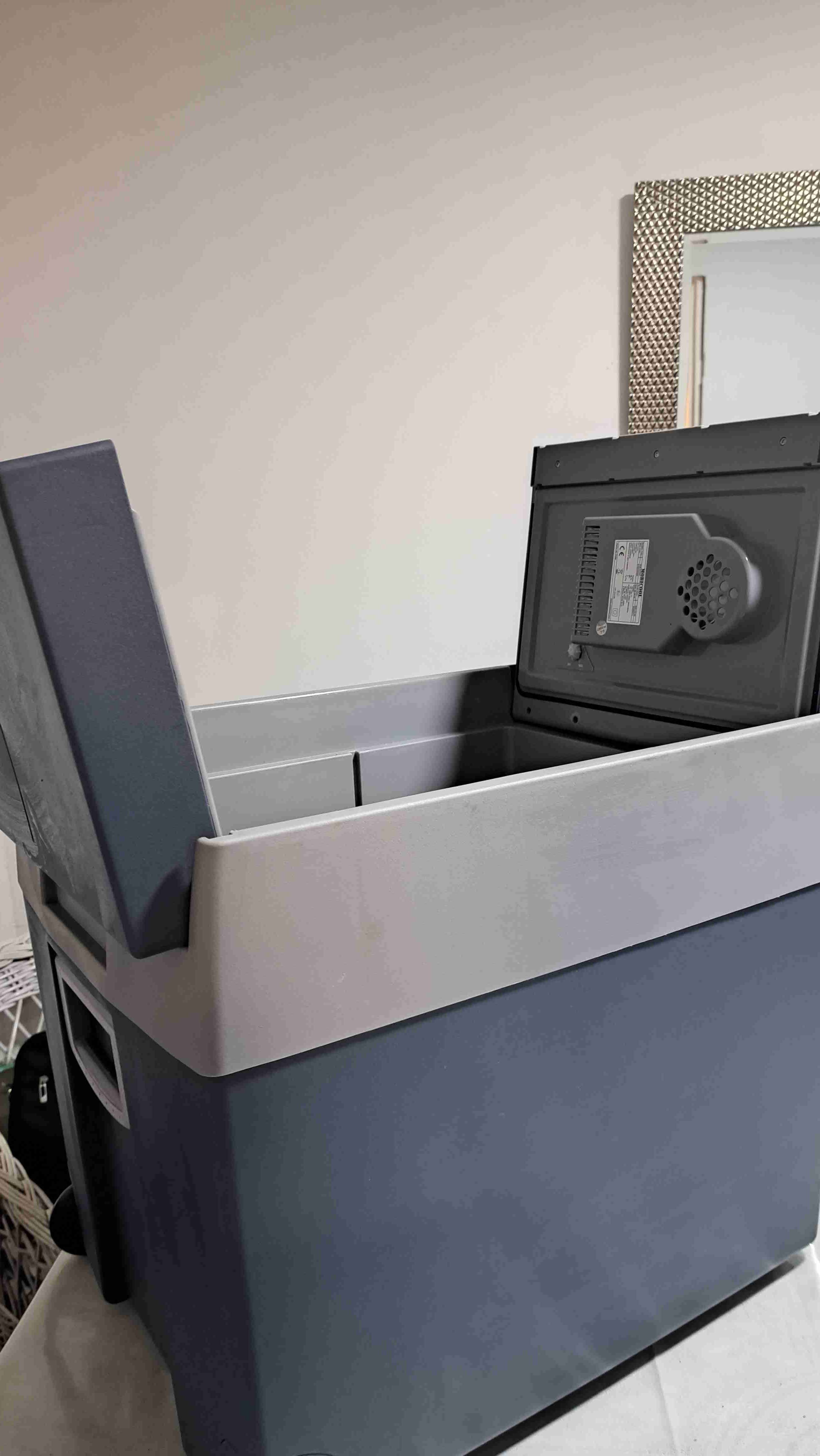 Cooler termoeléctrico Mobicool W48 - miniatura 2