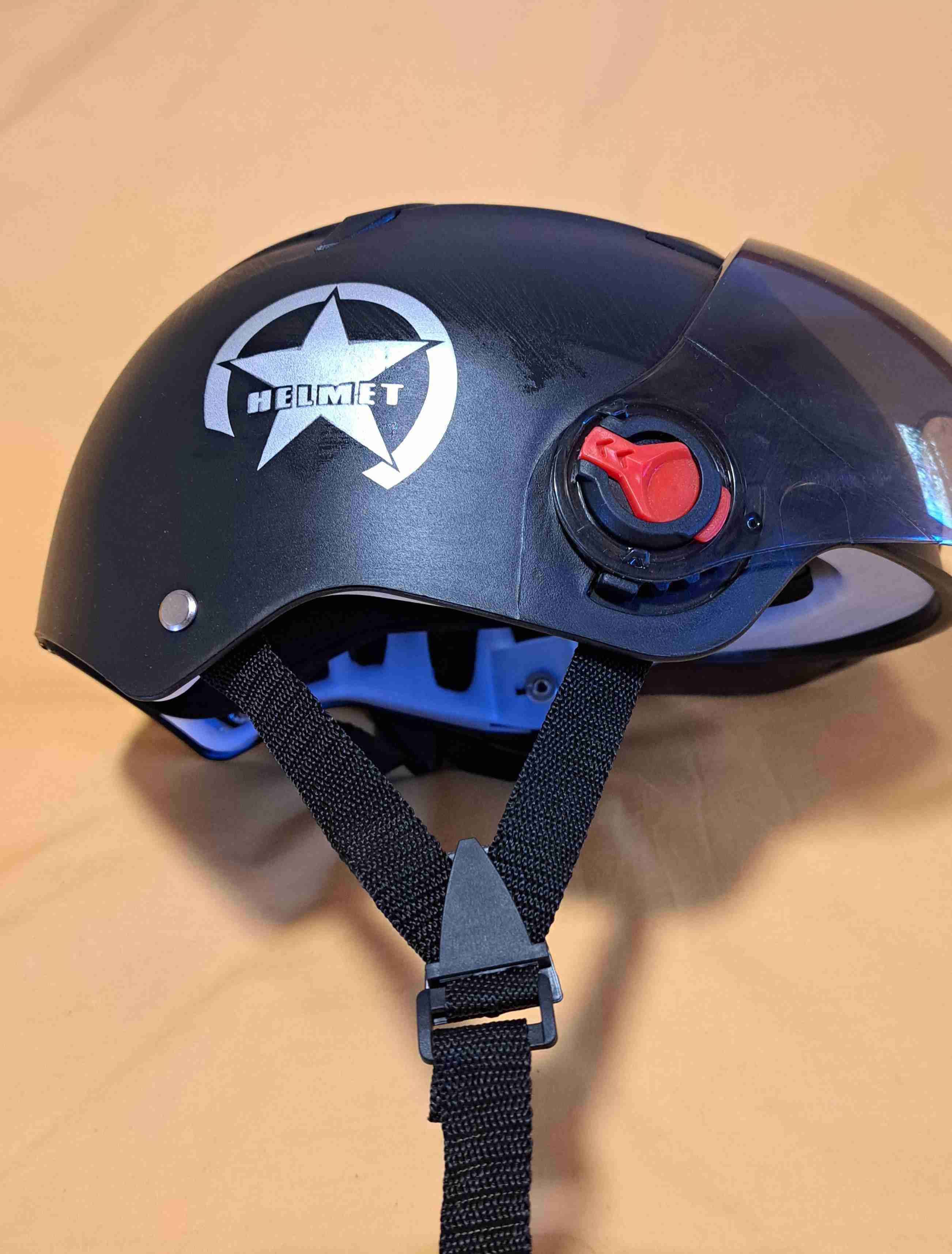 Casco protector negro con visera - miniatura 1