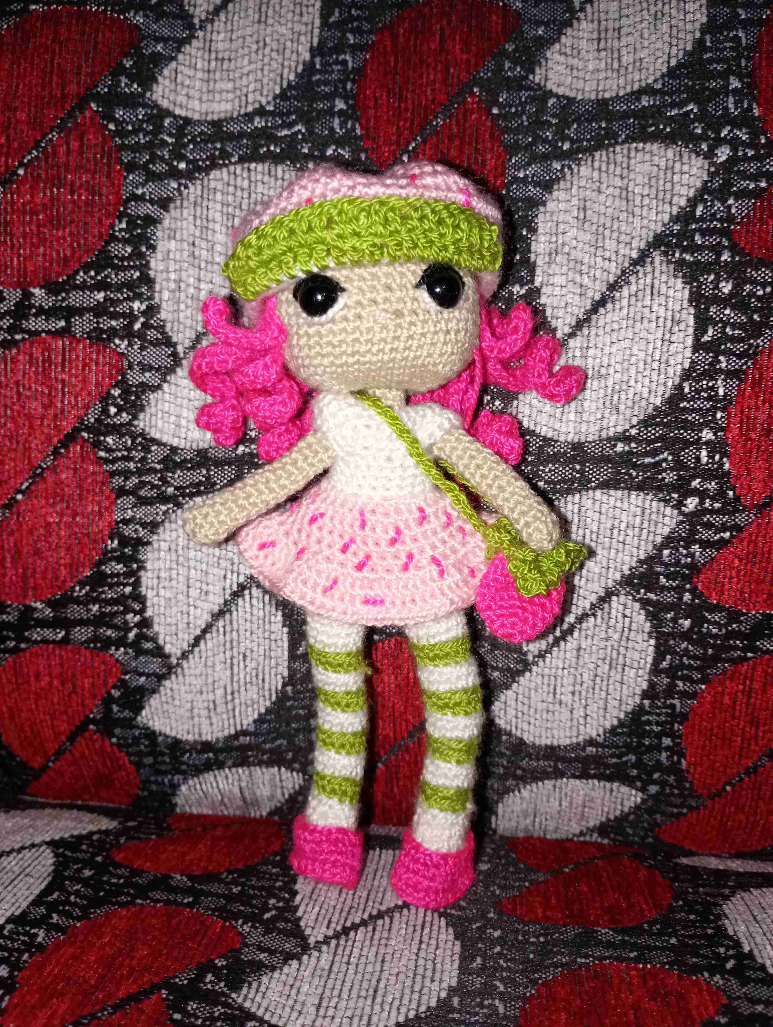 Muñeca fresita amigurumi hecha a mano - 1