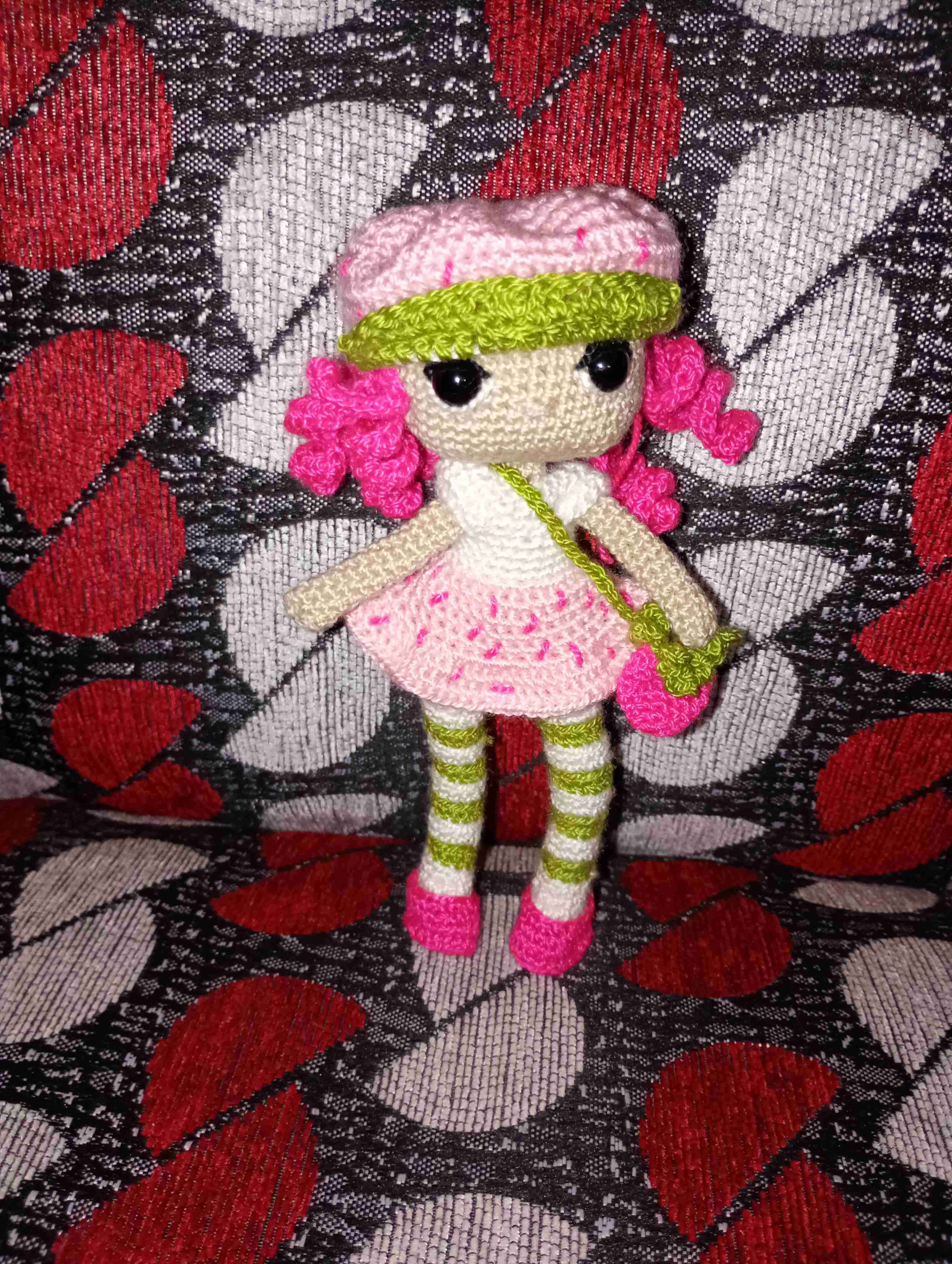Muñeca fresita amigurumi hecha a mano - 2