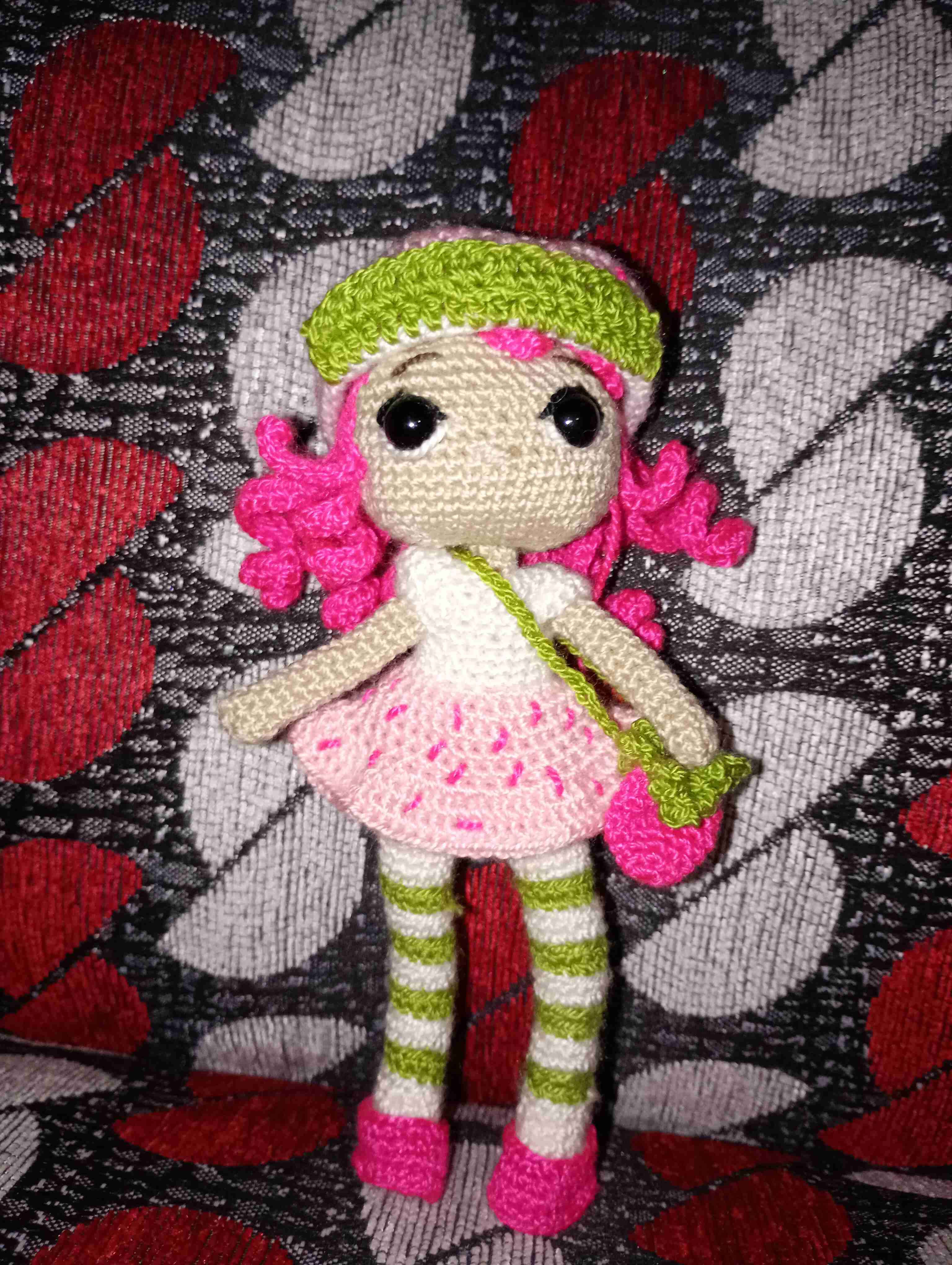 Muñeca fresita amigurumi hecha a mano - 4