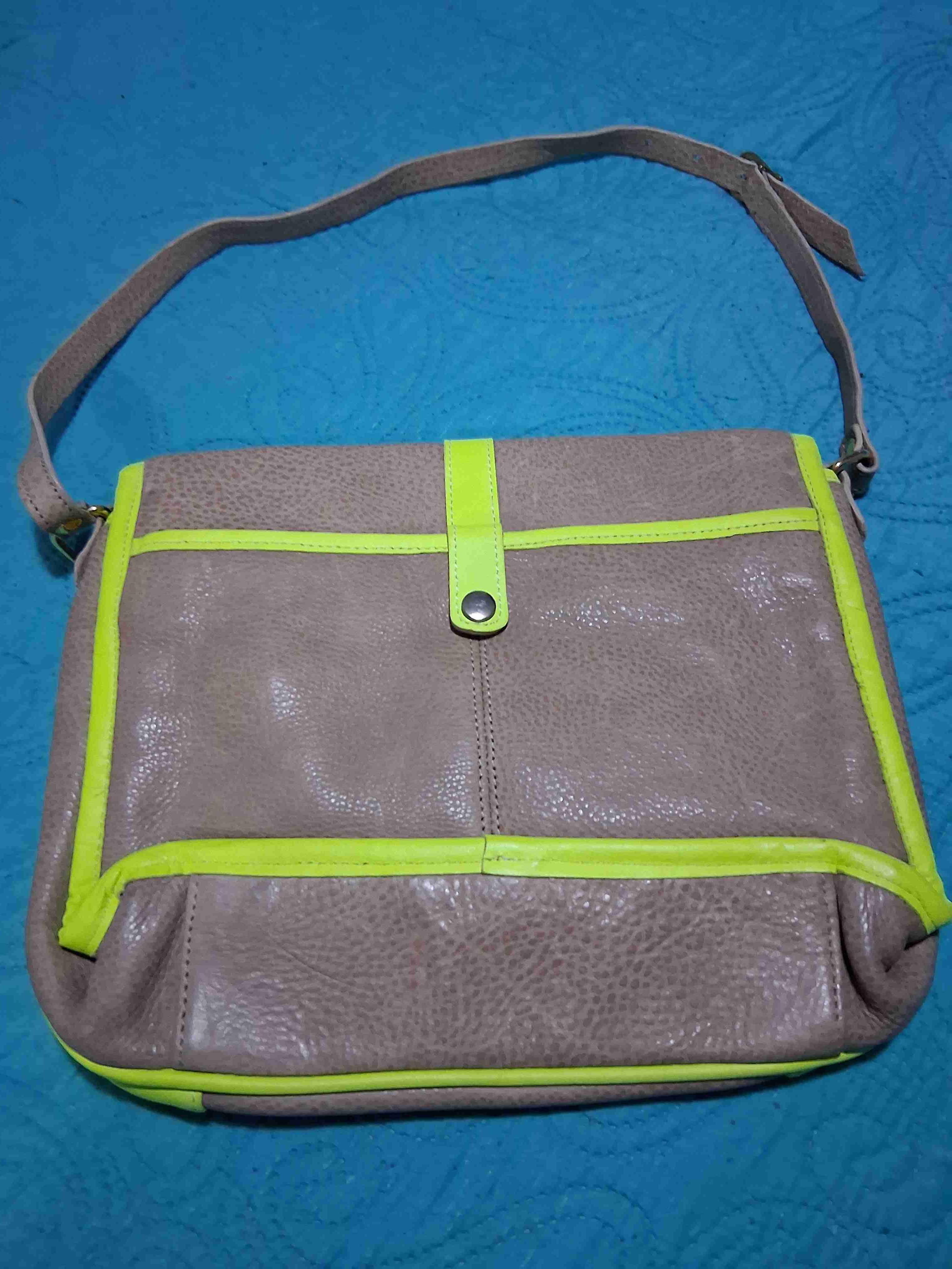 Bandolera beige con detalles verdes - miniatura 3