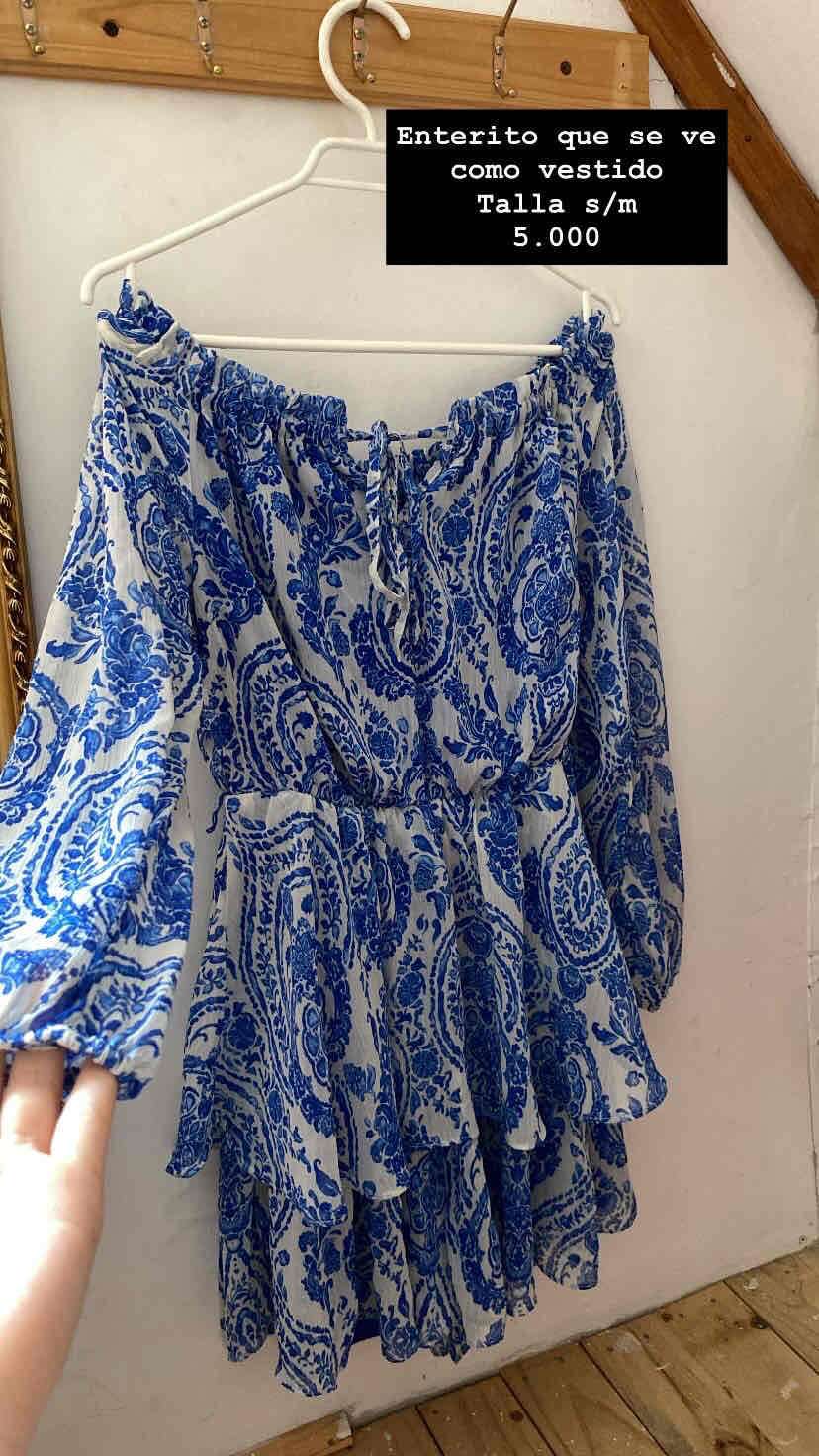 Enterito azul y blanco estampado
