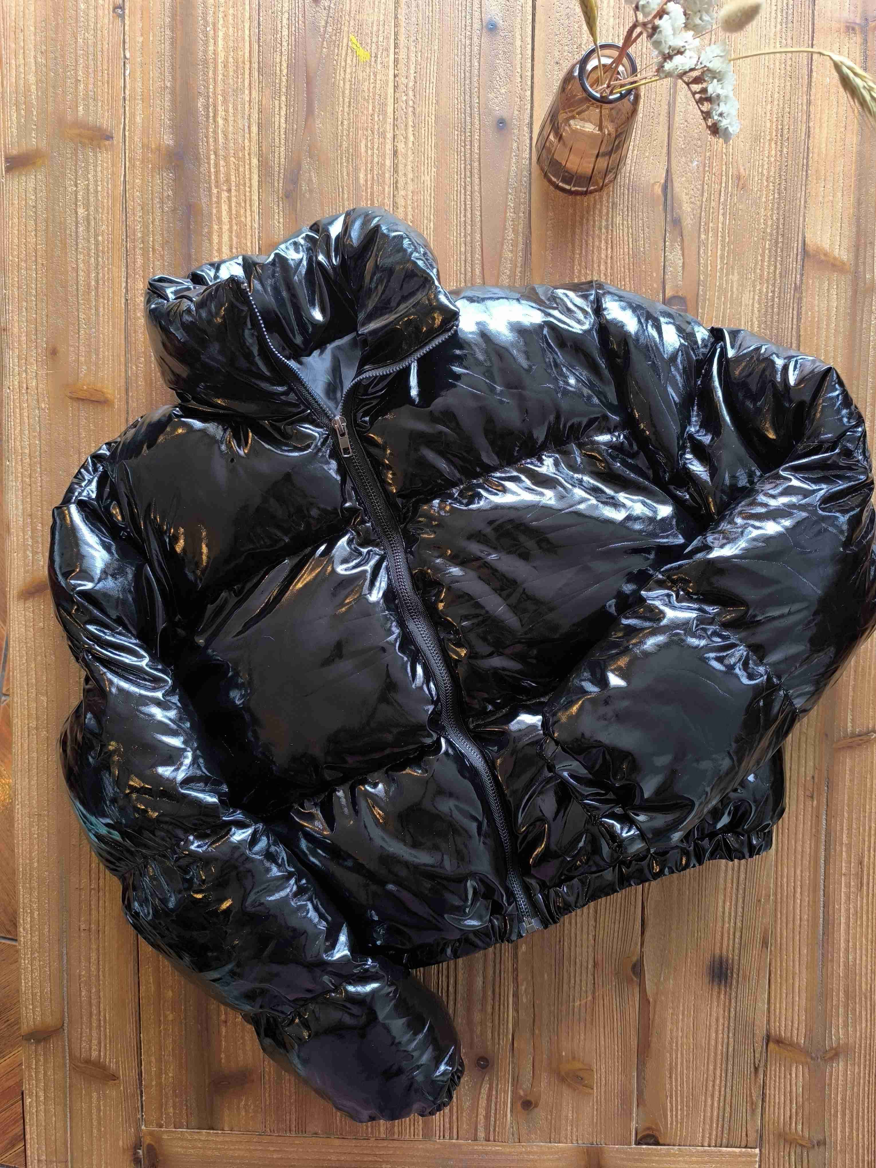 Chaqueta corta acolchada negra - miniatura 2