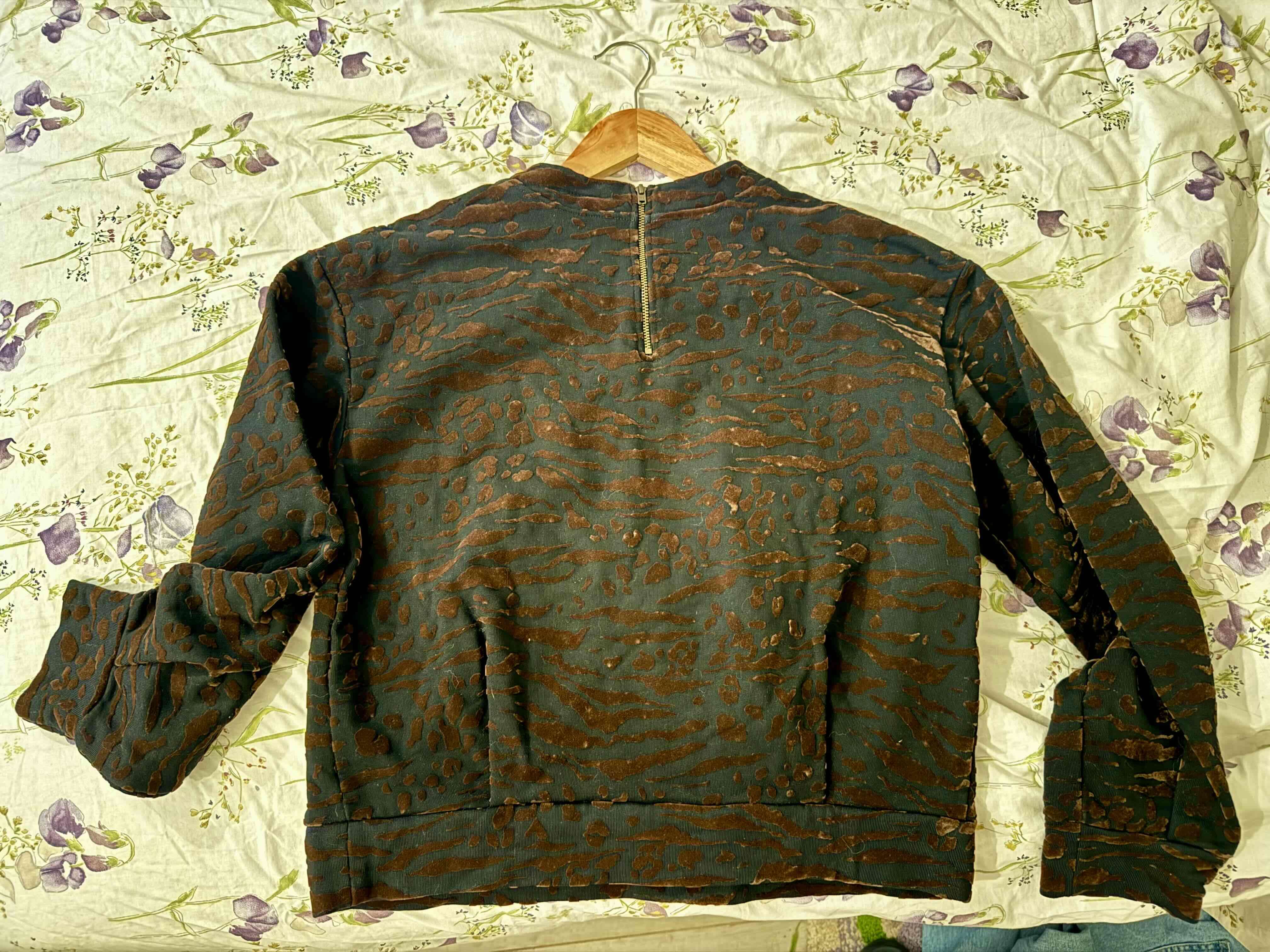 Polerón detalles animal print - miniatura 2