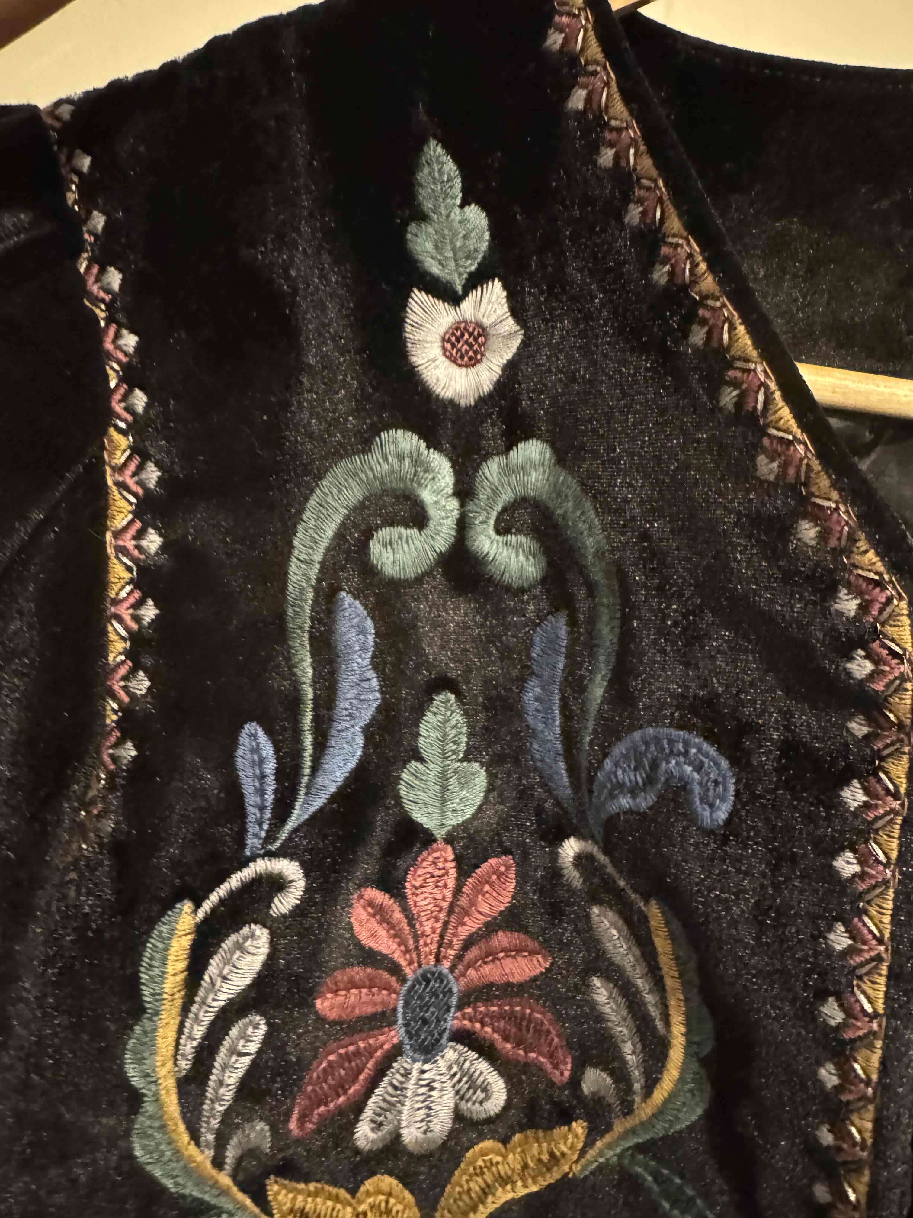 Chaqueta velvet bordada floral - miniatura 3