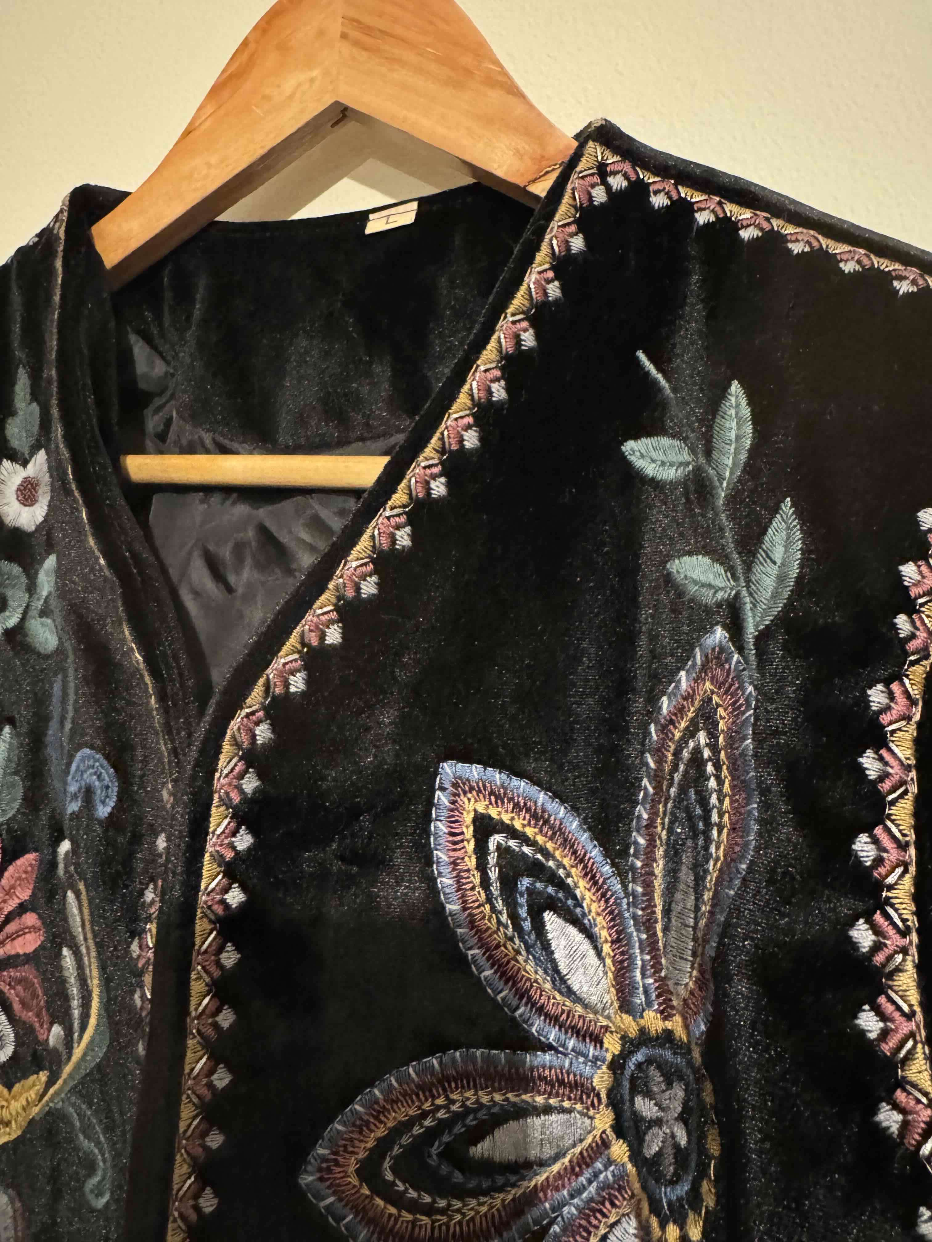 Chaqueta velvet bordada floral - miniatura 4